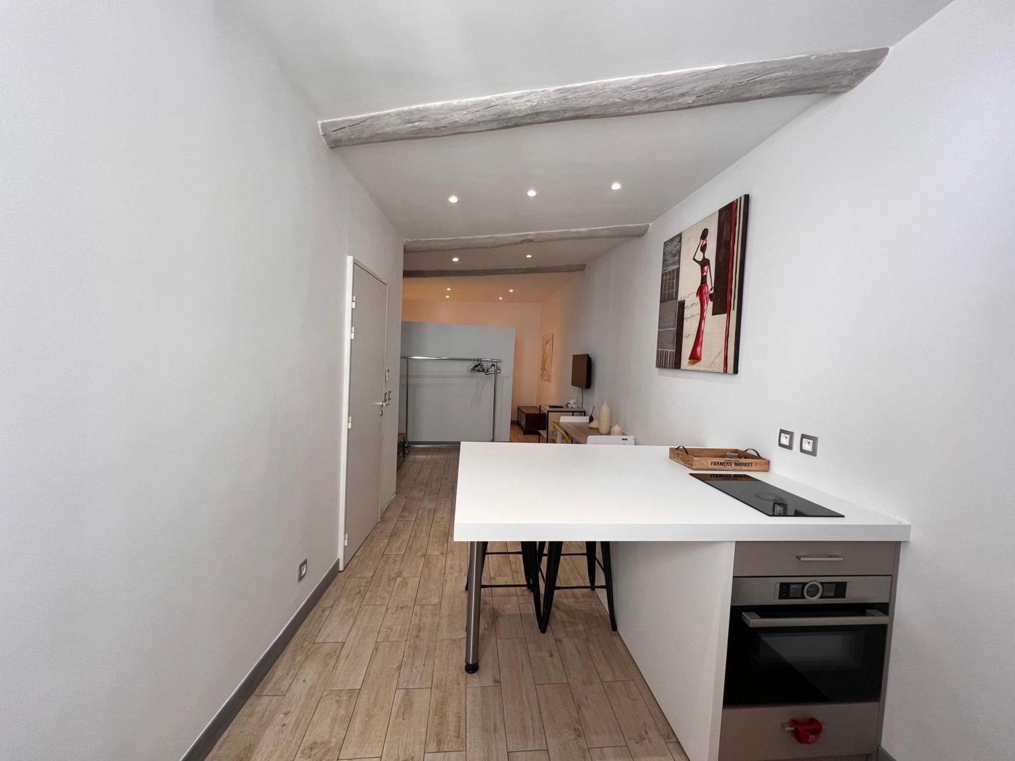 Apartment B032 Grand Au Marche Forville *