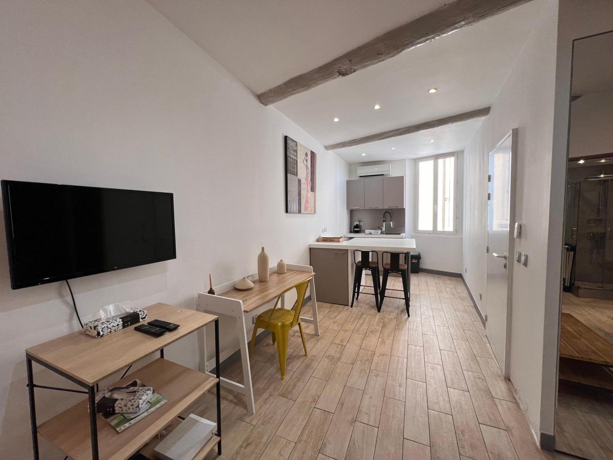 B032 Grand Au Marche Forville Apartment *