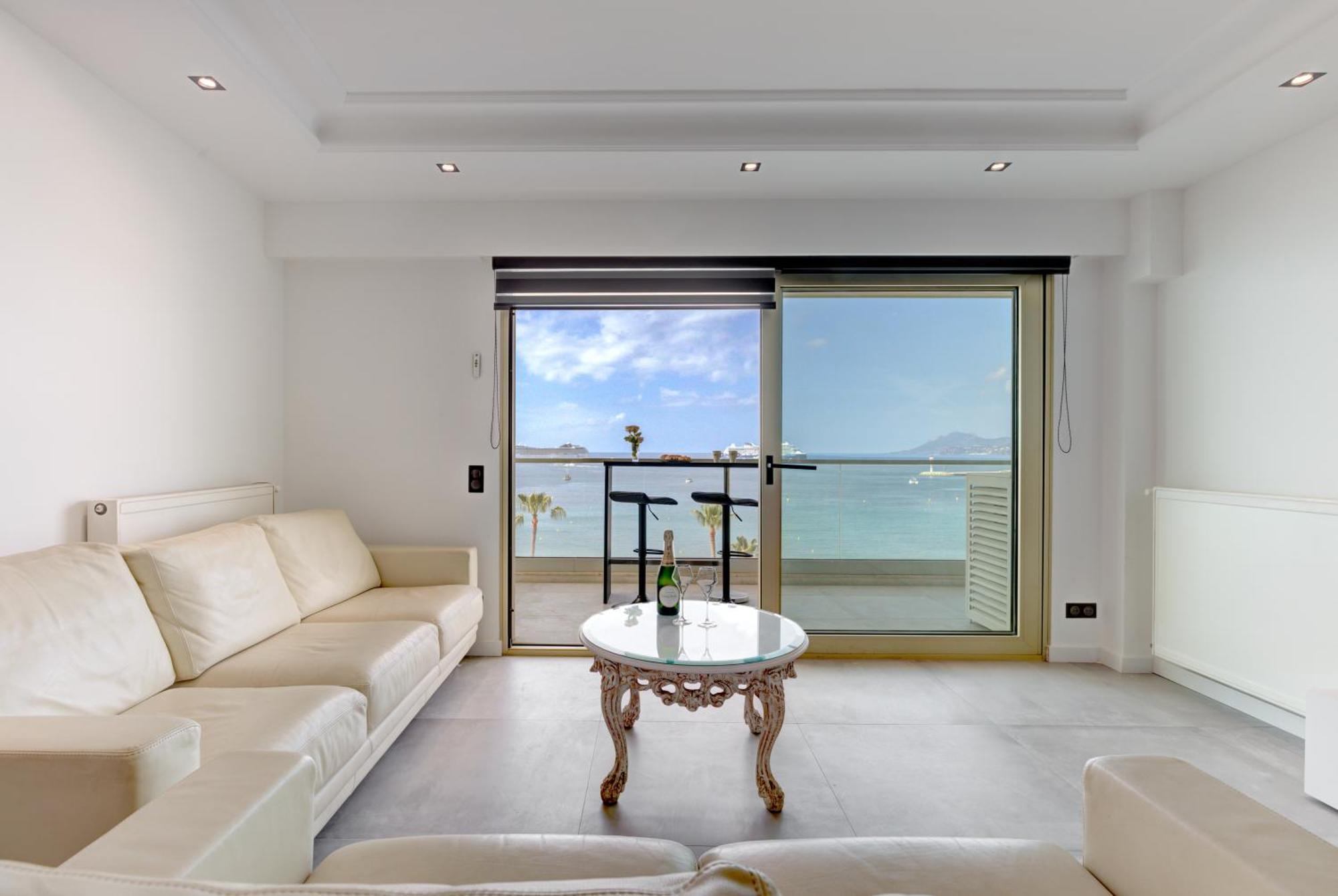 Croisette Sea View Apartment Cannes
