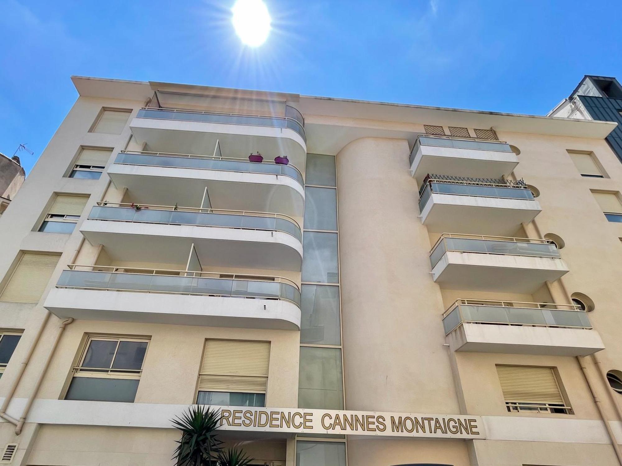 Beautiful Center Terrace Parking Appartement