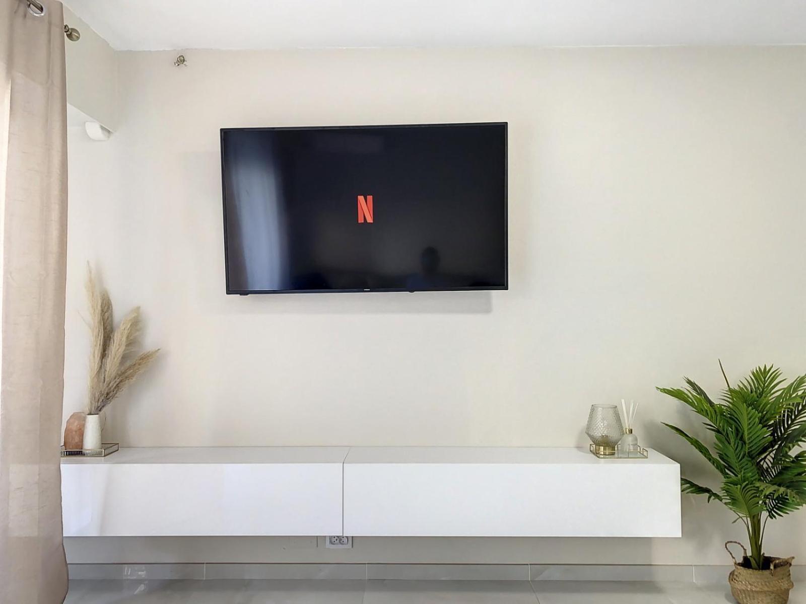 Modern Flat Center
