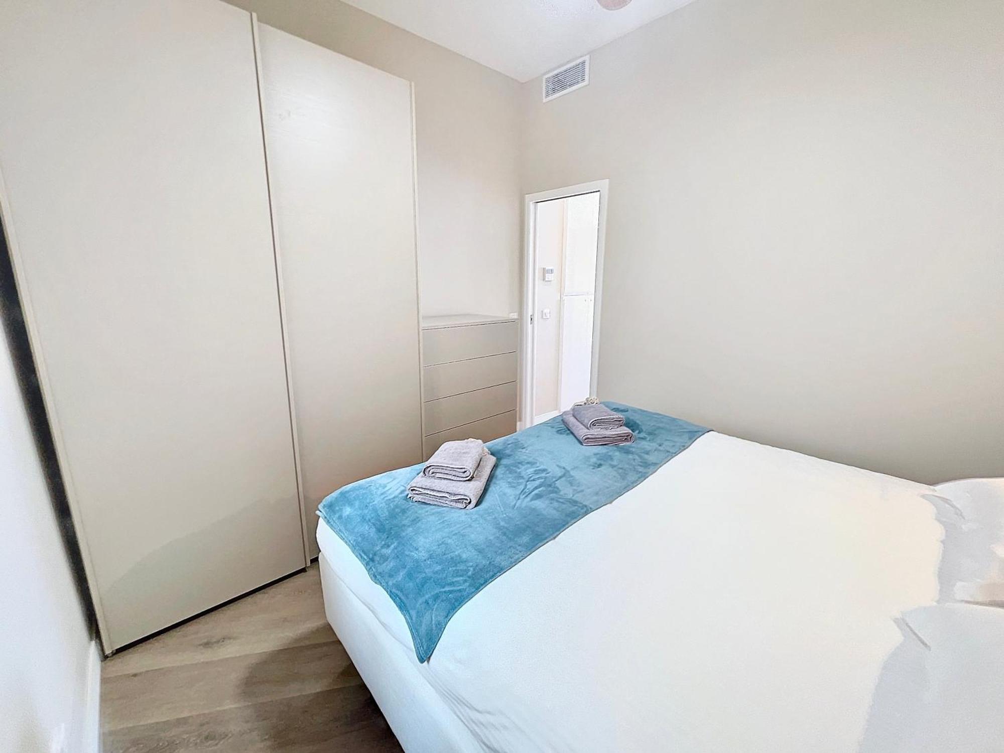 Apartment Vidal: Modern Antibes Near Sncf Station *