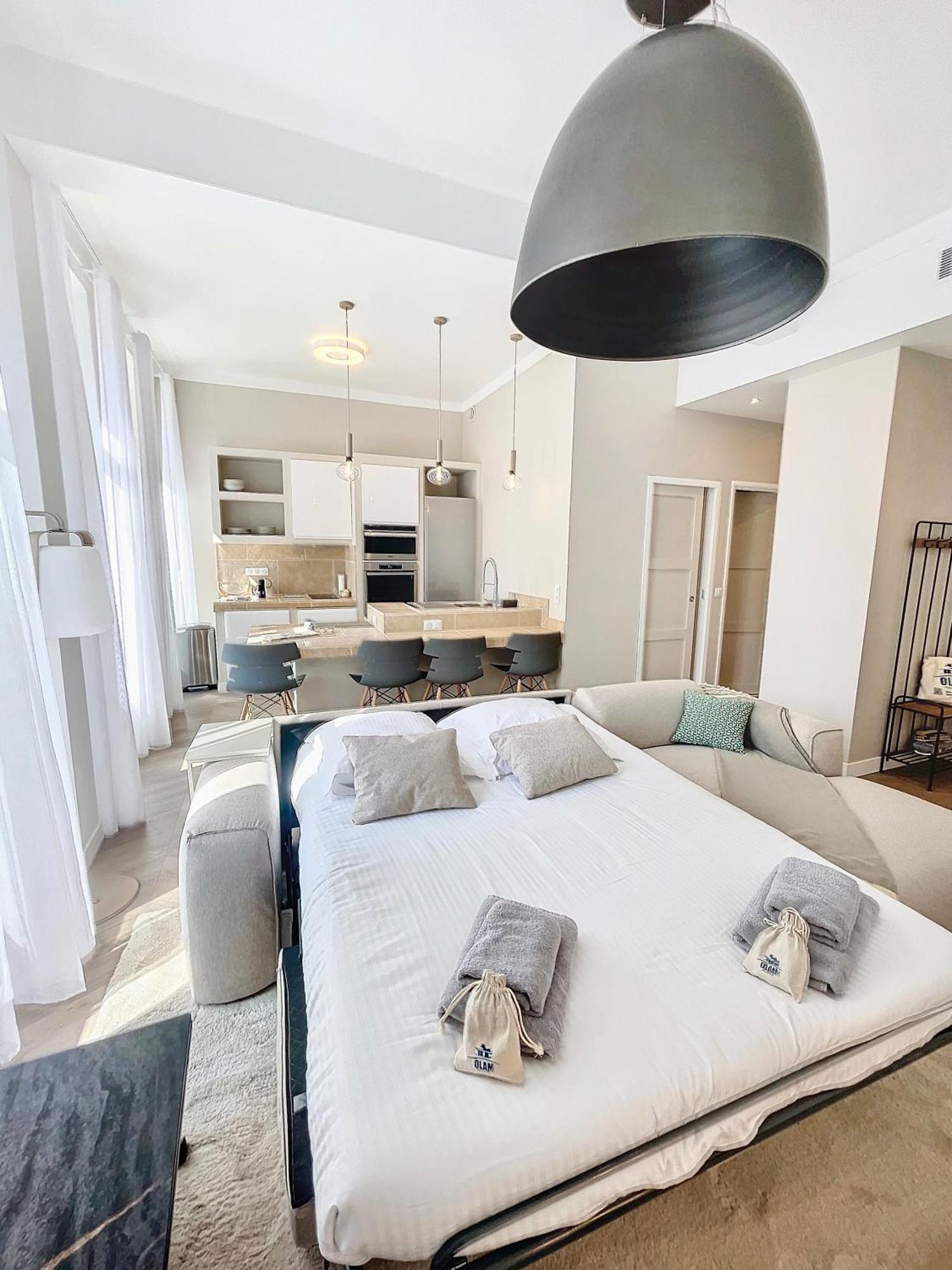 Vidal: Modern Antibes Near Sncf Station Apartment Cannes