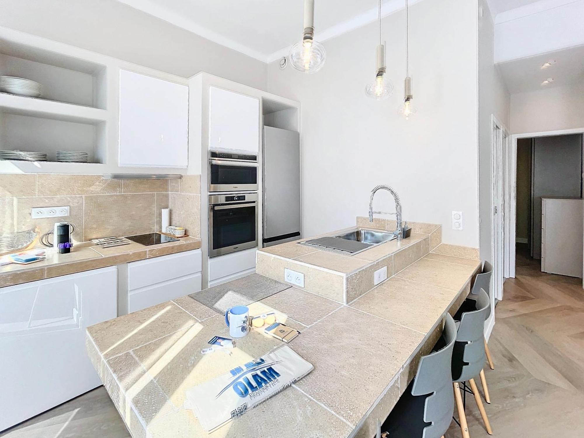 Vidal: Modern Antibes Near Sncf Station Cannes