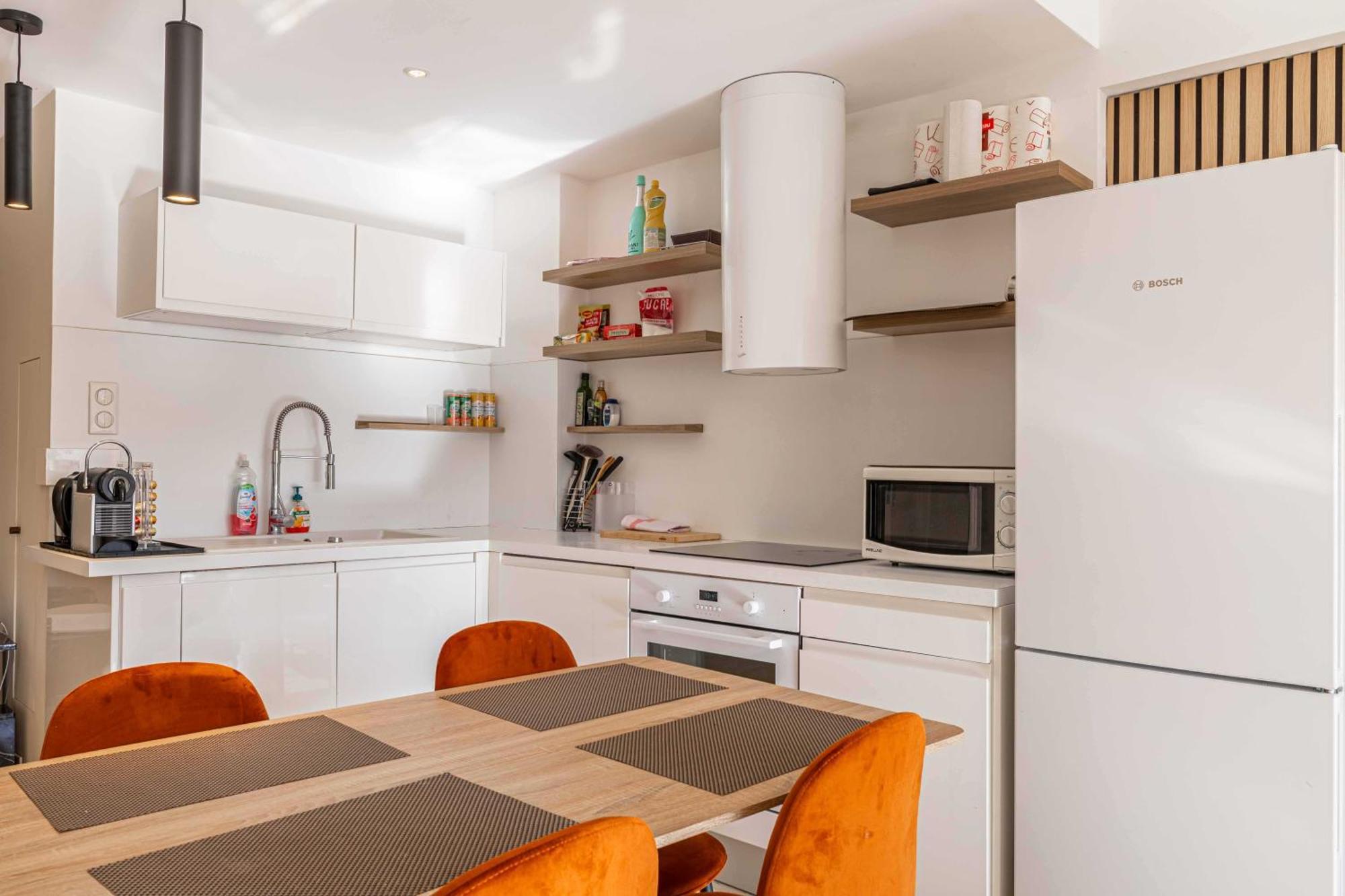 Apartment Charming On Boulevard Alexandre Iii