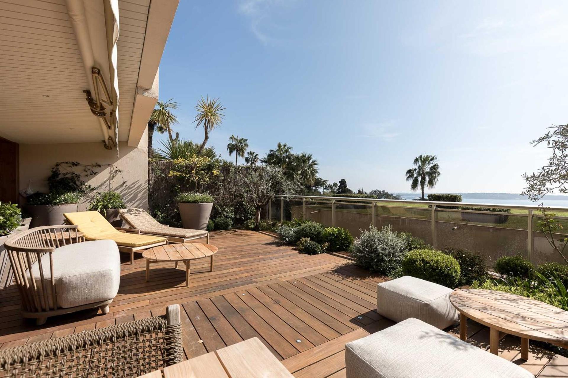 Luxury With Terrace - Sea View *