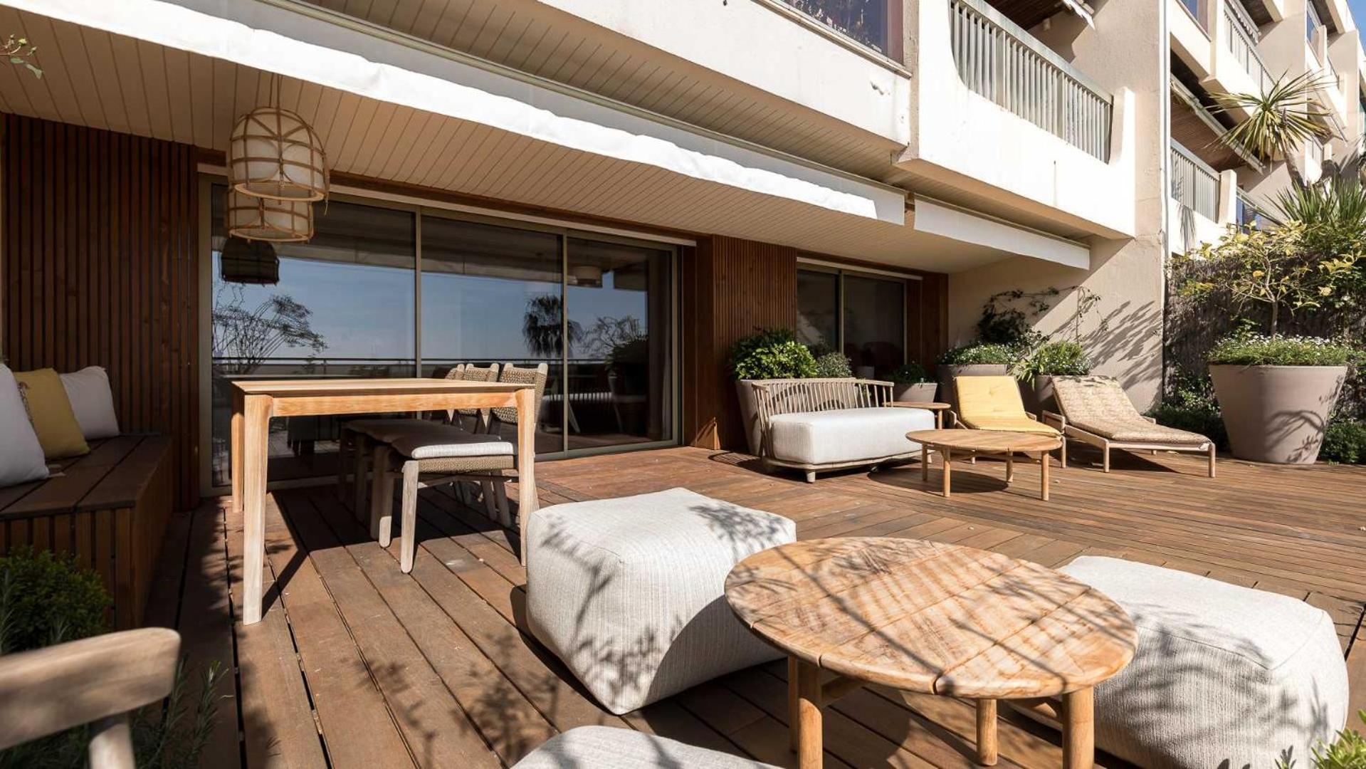 Luxury With Terrace - Sea View Apartment