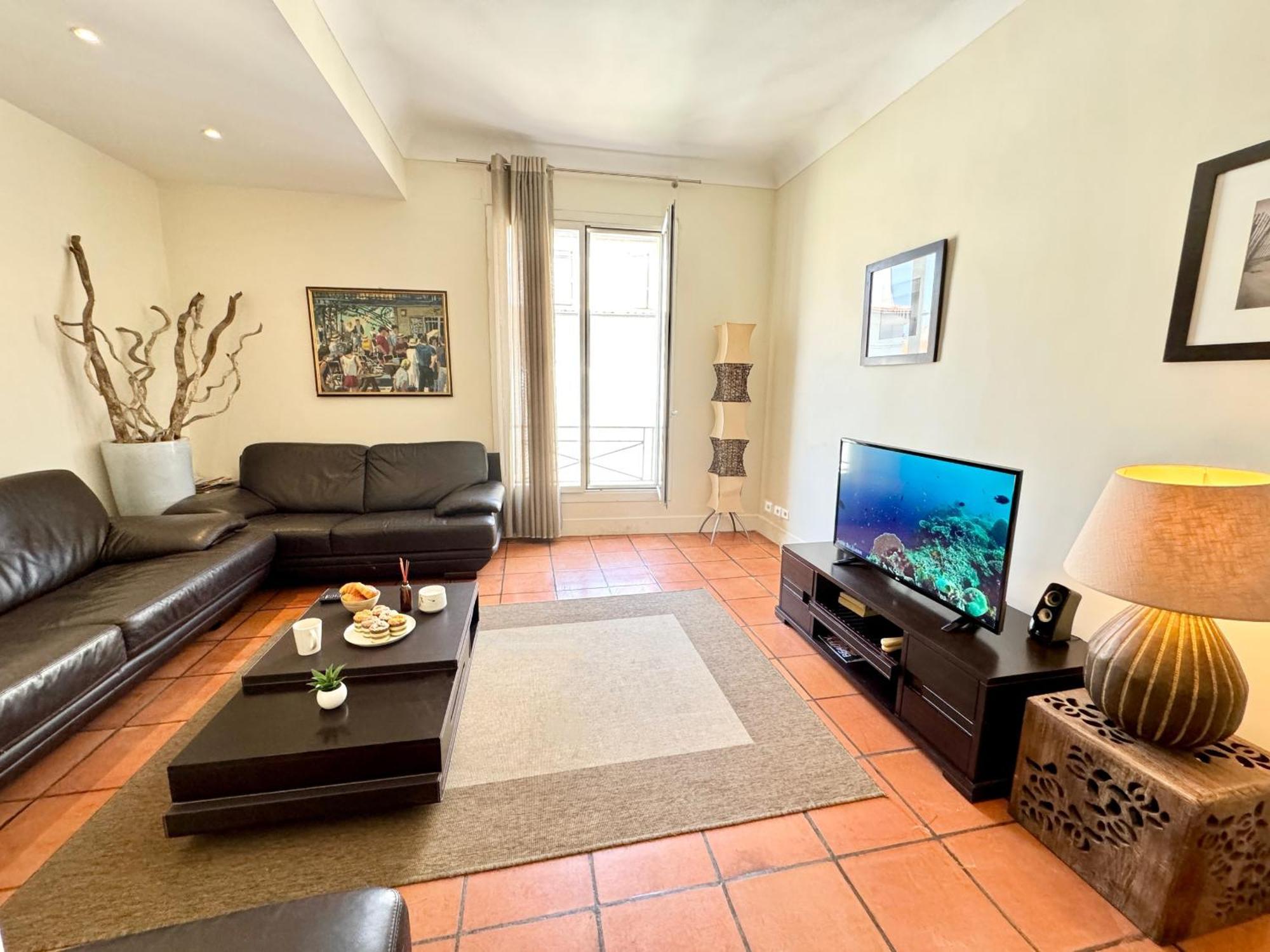Grand Palais 4p Bob1309 Appartement *