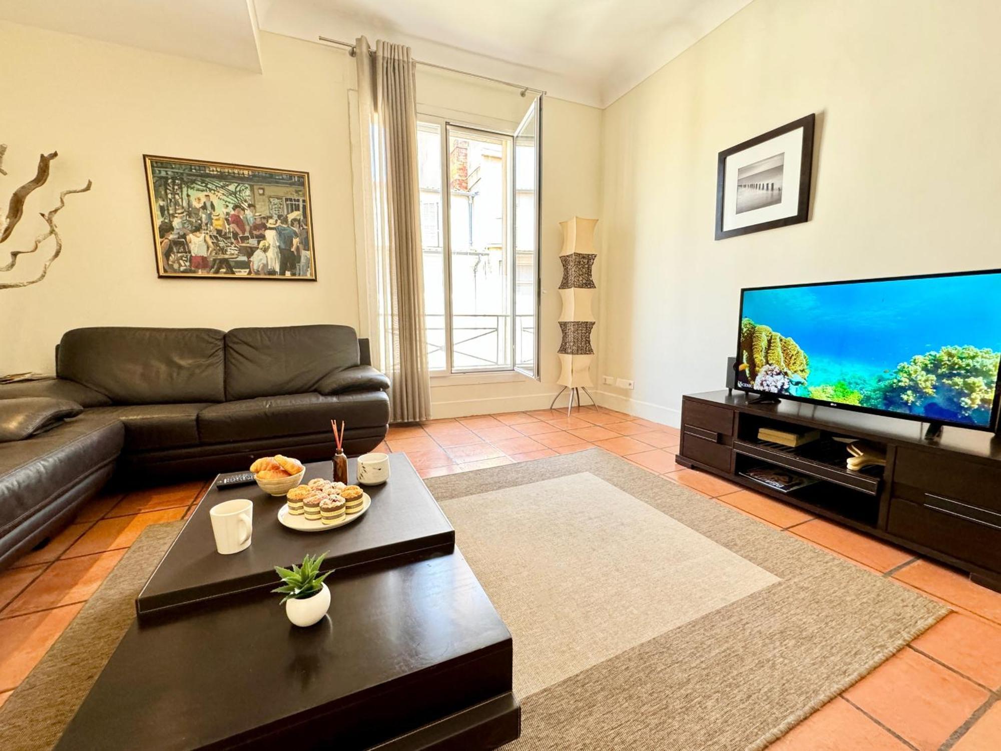 Appartement Grand Palais 4p Bob1309 *