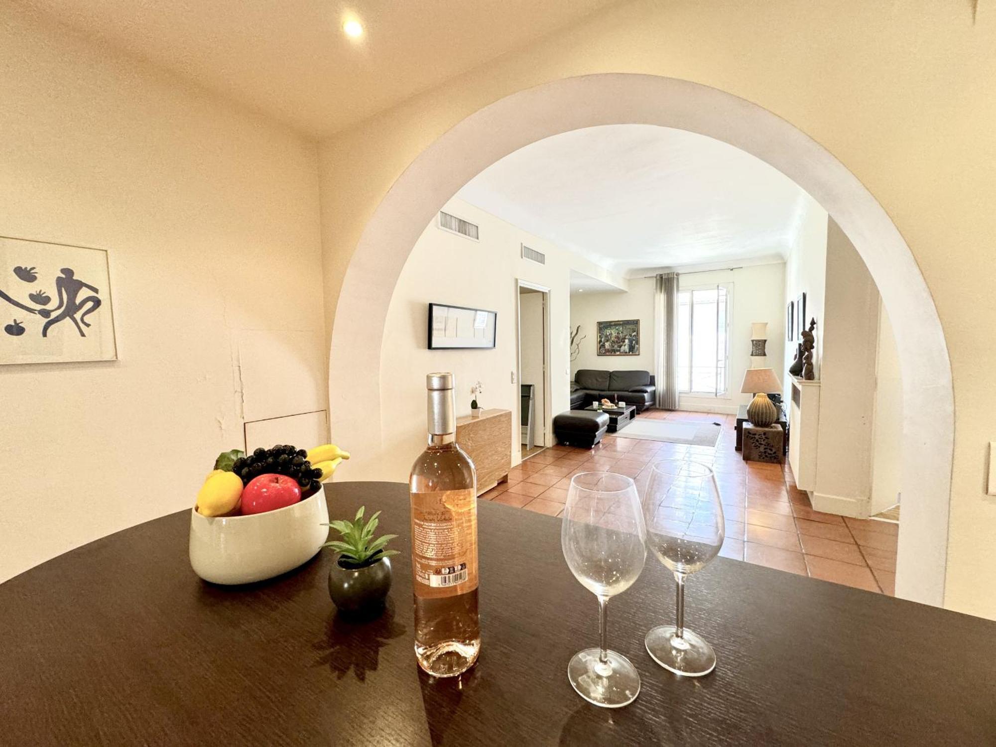 Appartement Grand Palais 4p Bob1309 *