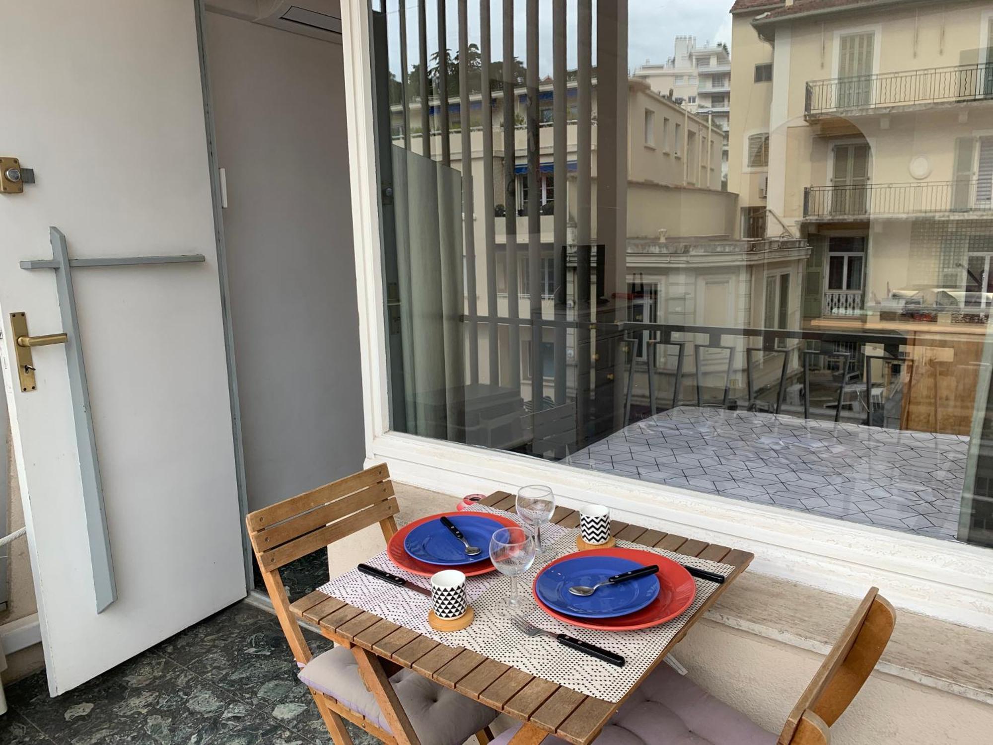 Appartement Center Terrace Ac Wifi 200 M From Sea Behind Martinez *