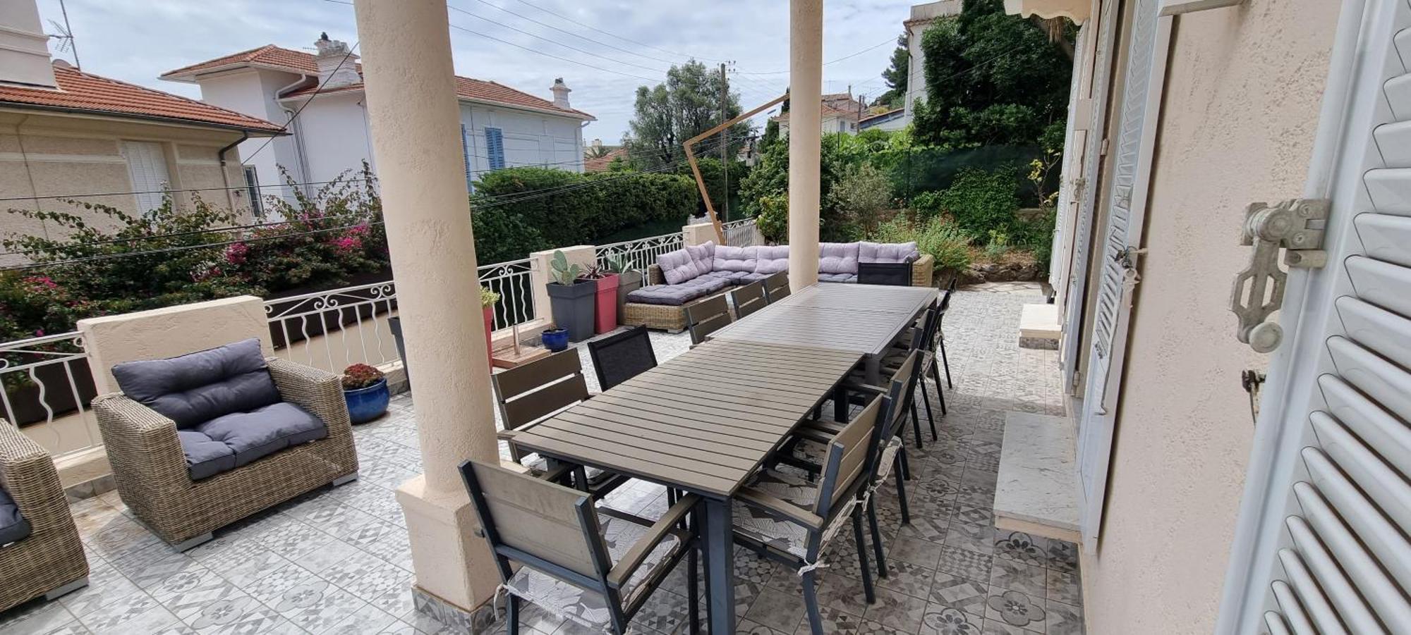 Superbe Maison 6 Ch, 4 Sdb, Terrasses Et Billard *