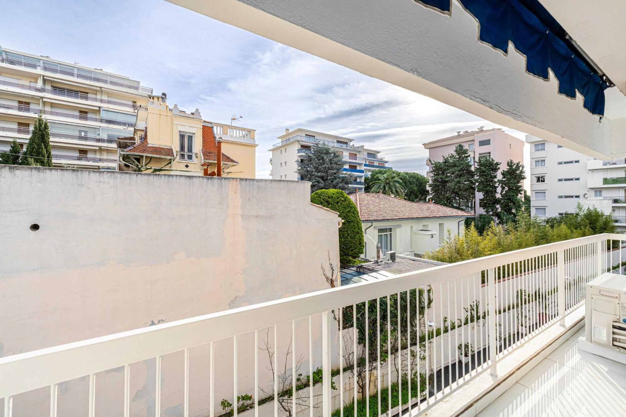 Beautiful With Sunny Terrace Cannes