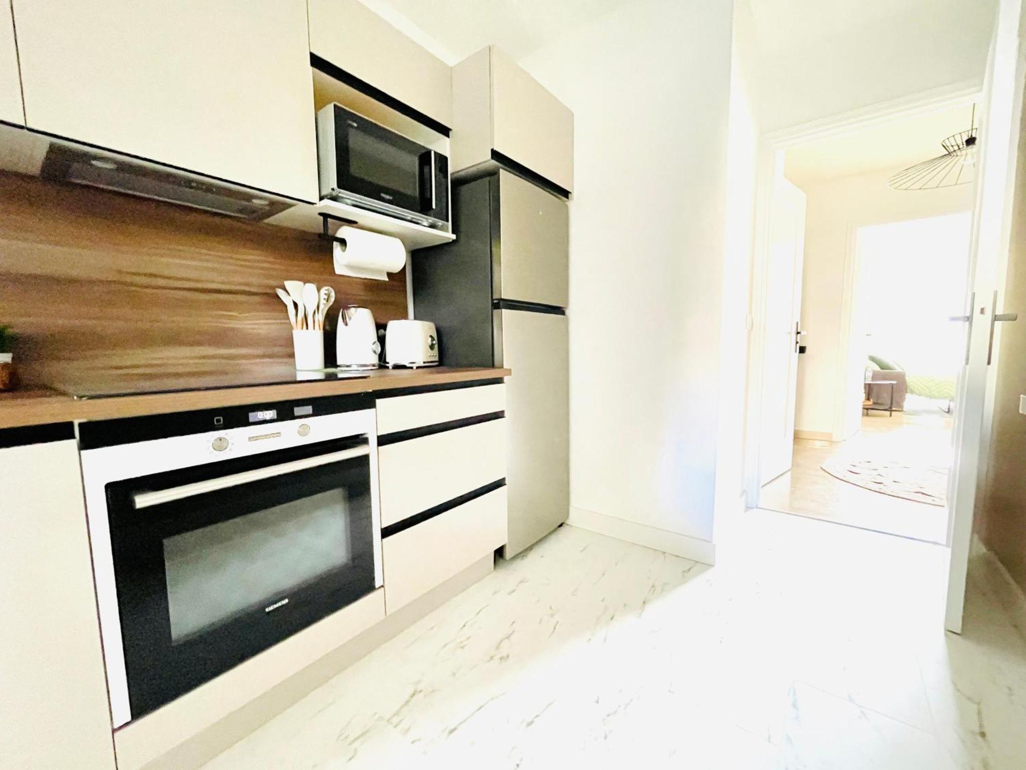 2 Pieces A Appartement *