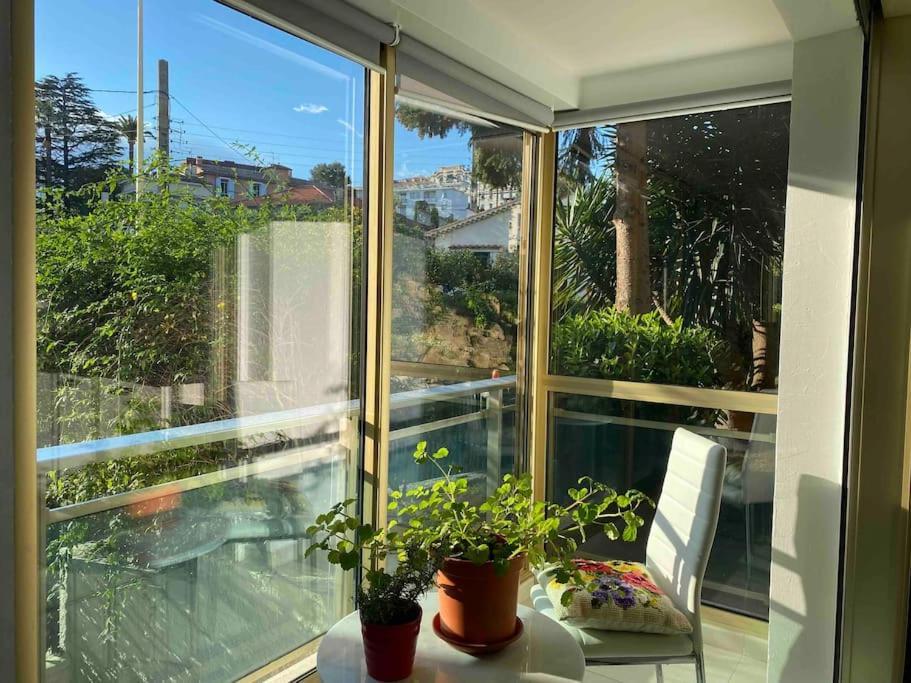 Lovely Flat With Covered Balcony In