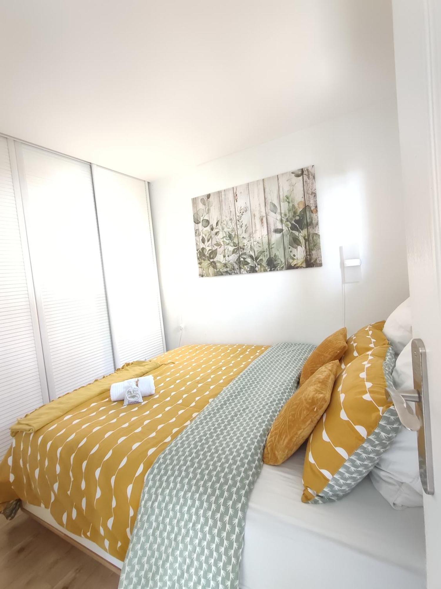 Apartment & *