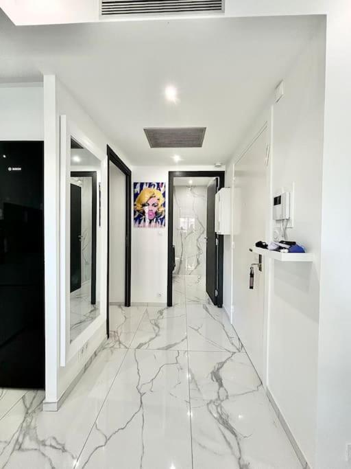 Gray D'albion -2a8- 1 Apartment