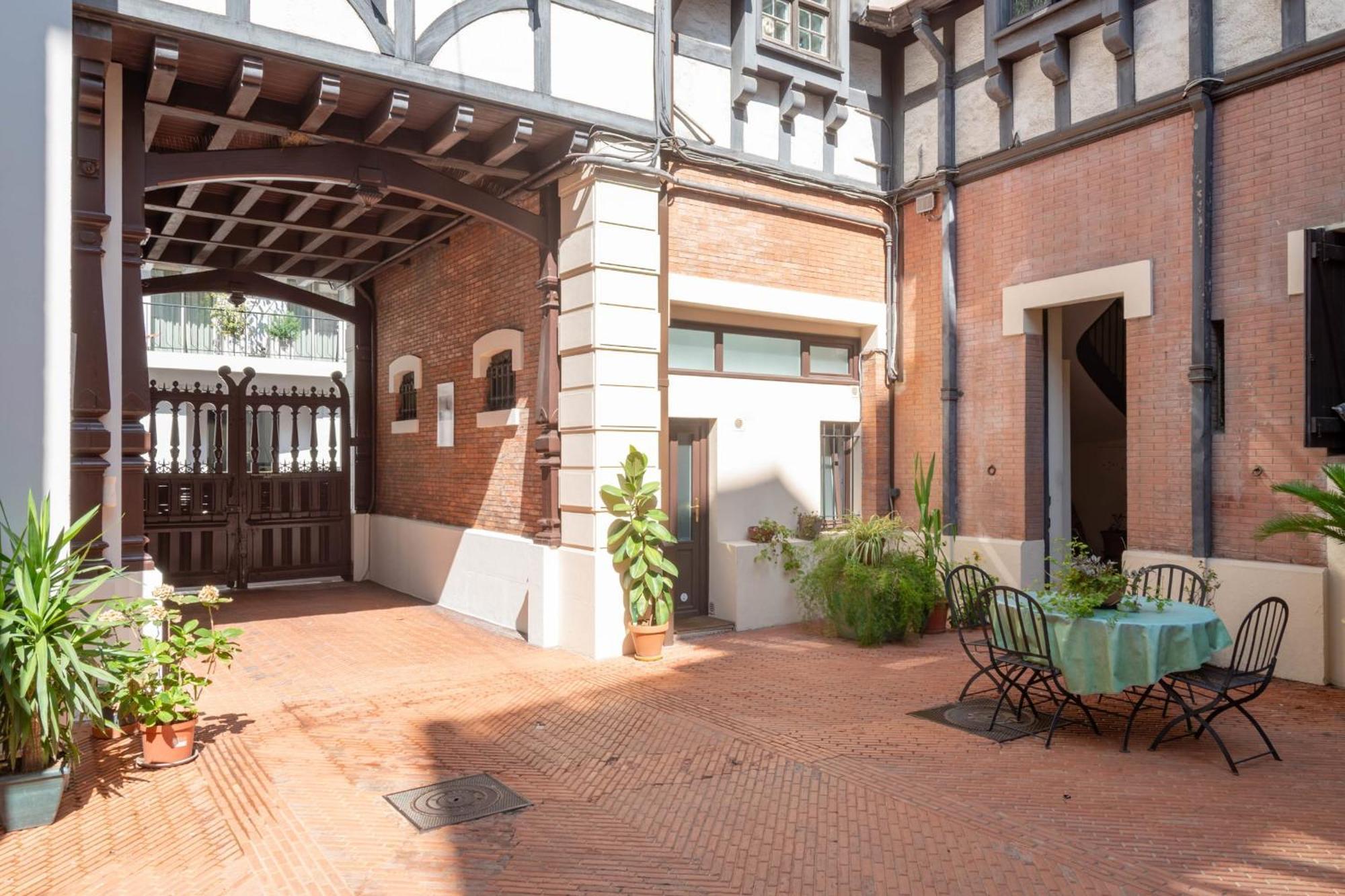 Cozy 2-br 1 Min From The Beaches *