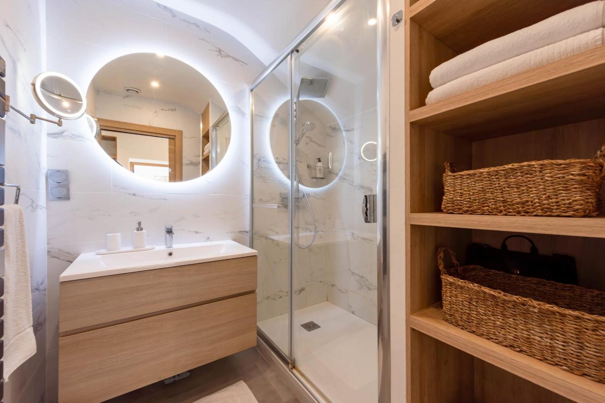 Cozy 2-br 1 Min From The Beaches * Cannes