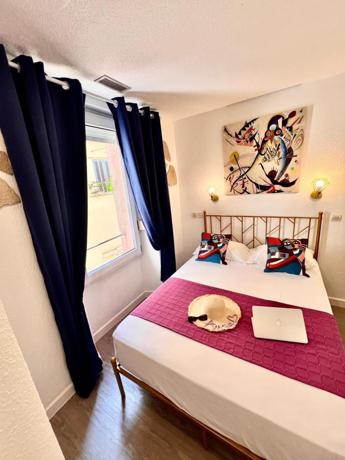 Appia Hotel 2*