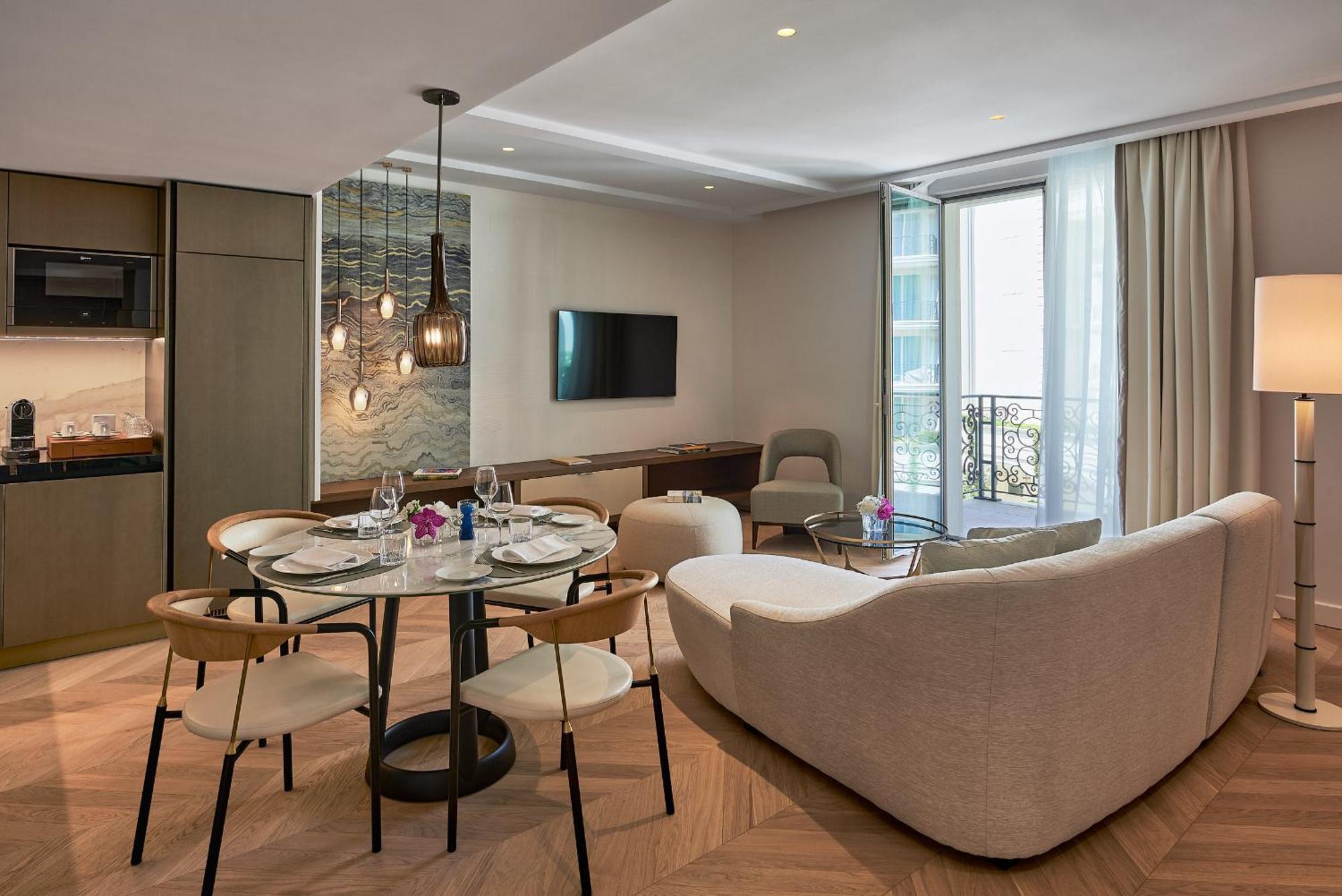 Carlton Cannes, A Regent Hotel