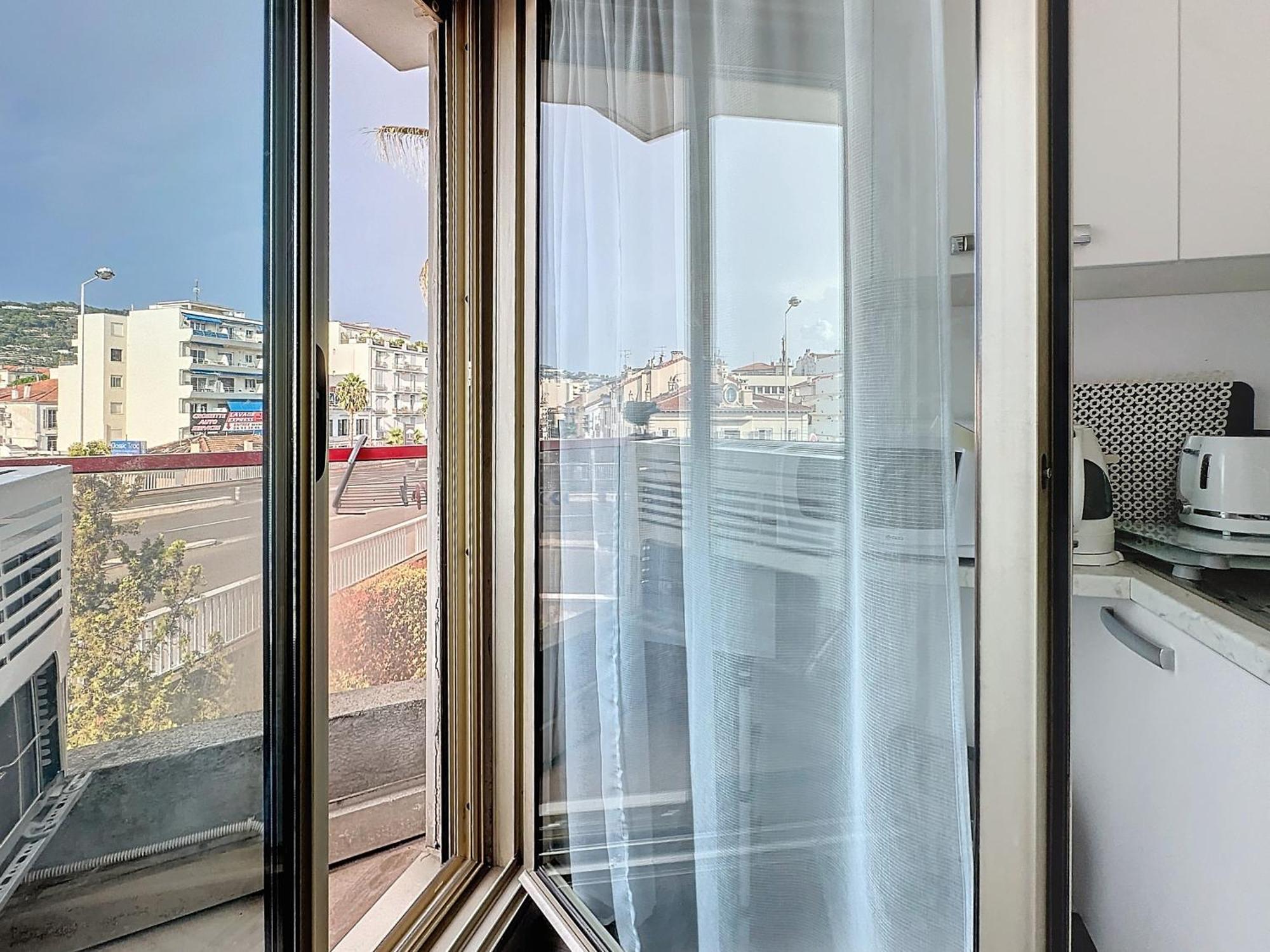 - Cosy 5mn Palais
