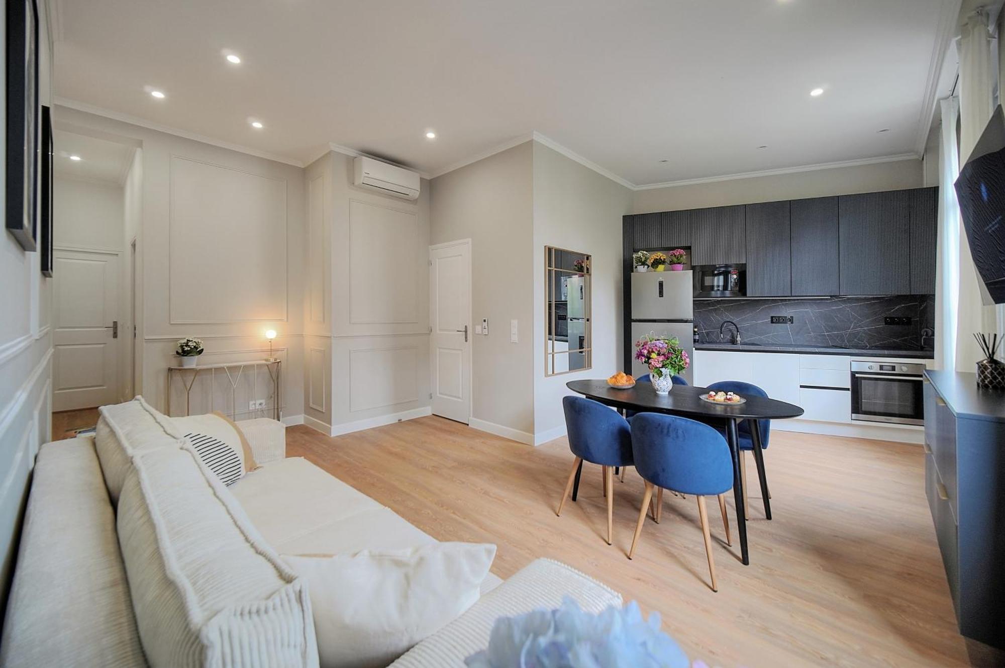 Apartment New 2 Bed 2 Bath Ac Palais 8 Min Walk