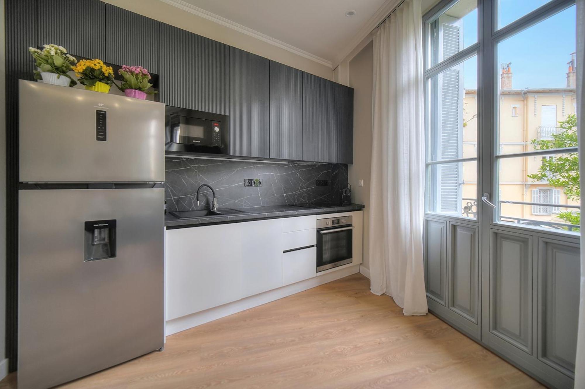 New 2 Bed 2 Bath Ac Palais 8 Min Walk Apartment *