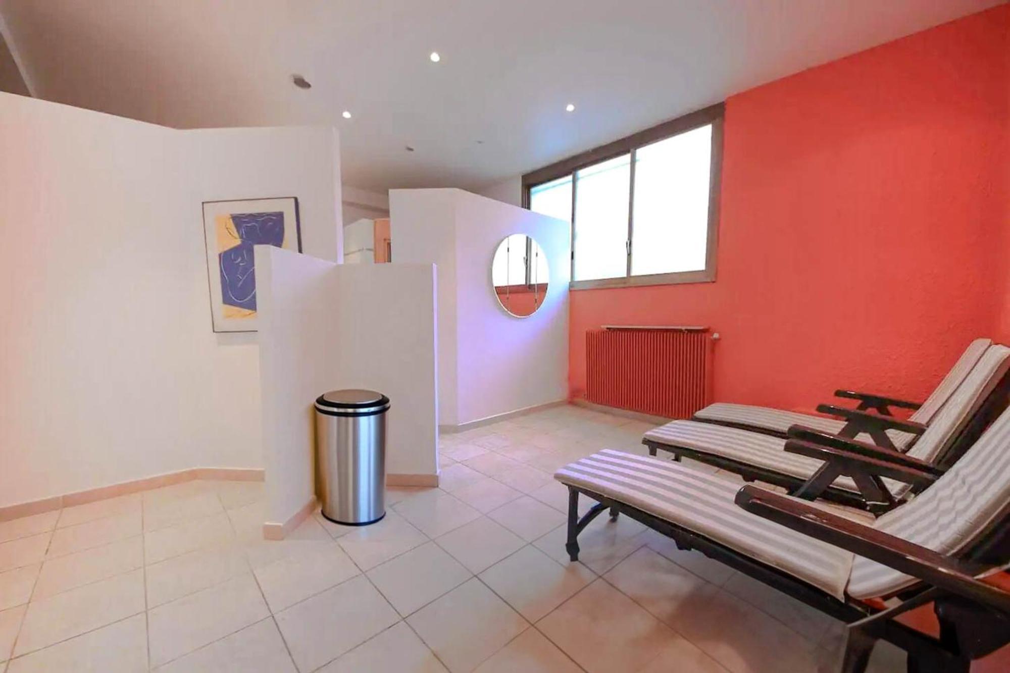 Apartment Rare! 2-br With Pools Access Private Parking