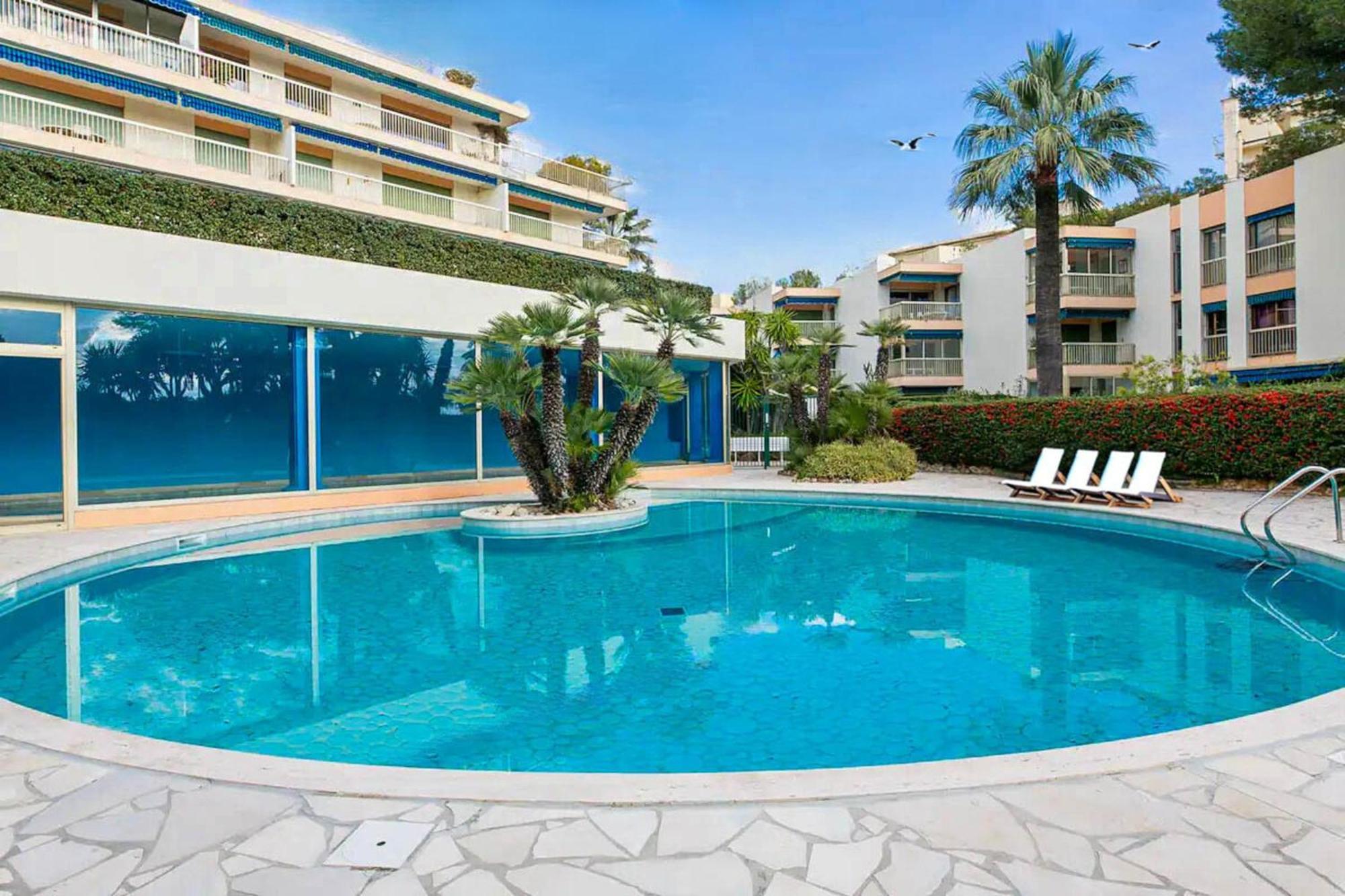 Apartment Rare! 2-br With Pools Access Private Parking Cannes