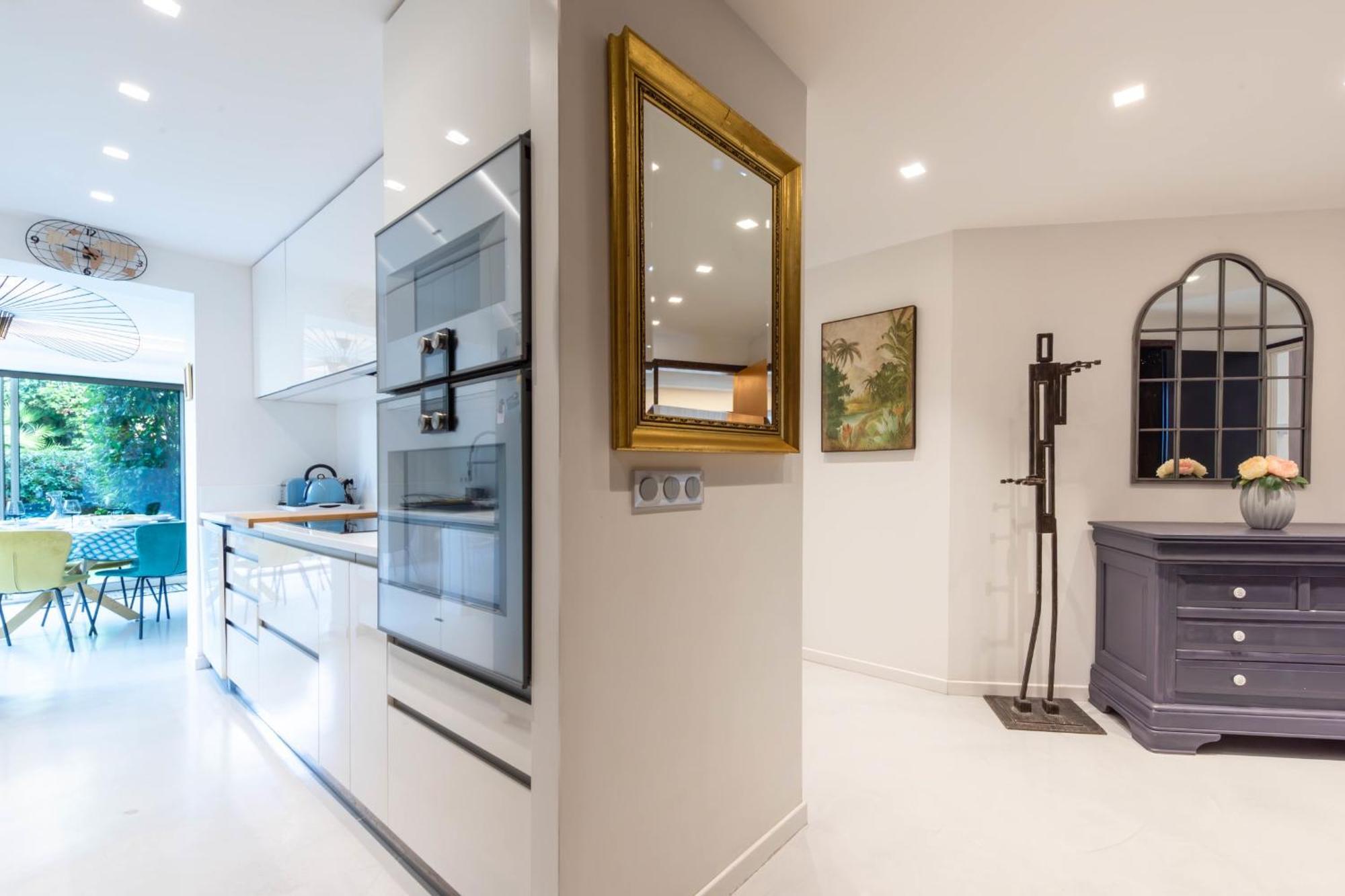 Rare! 2-br With Pools Access Private Parking Cannes