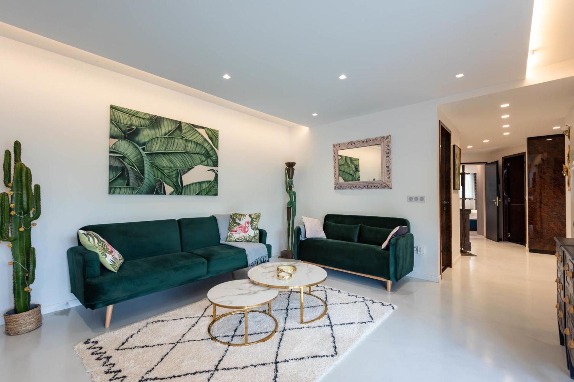 Apartment Rare! 2-br With Pools Access Private Parking