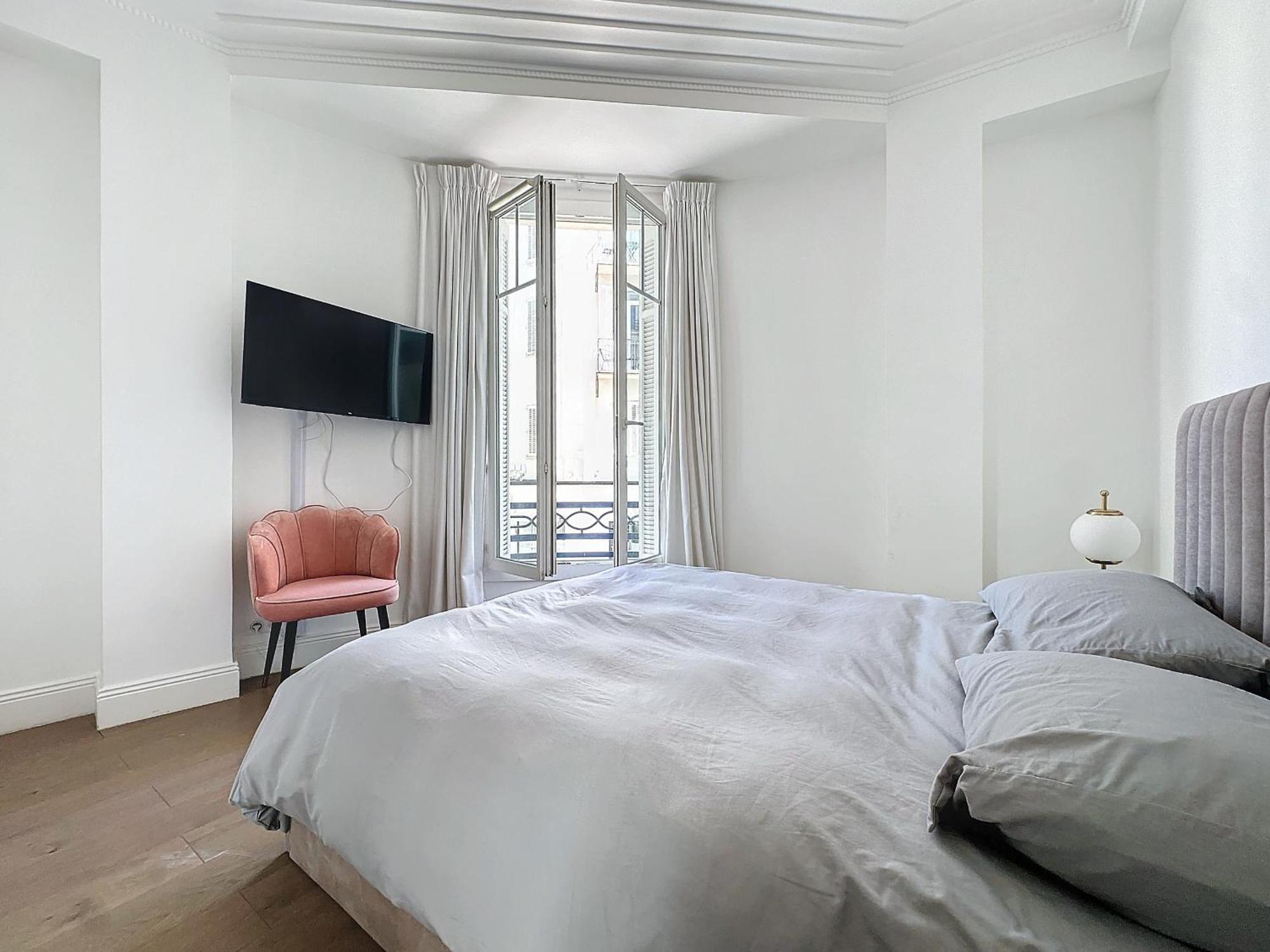 Apartment Intuition - 2 Pieces - Carre D Or *