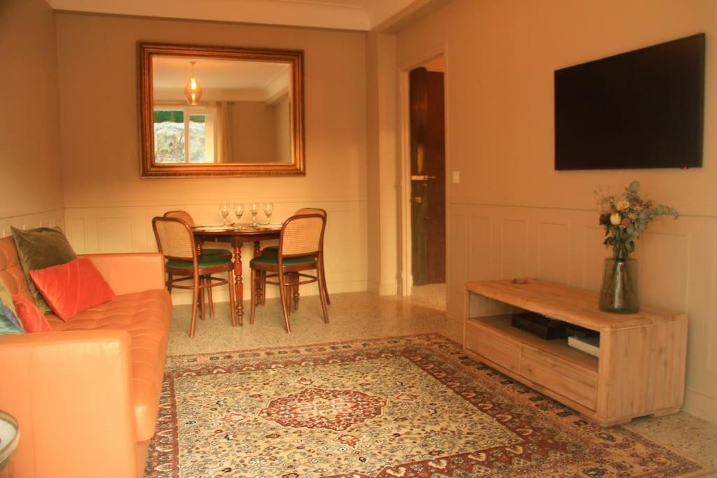 Elegant Avec Balcon Centre Cannes