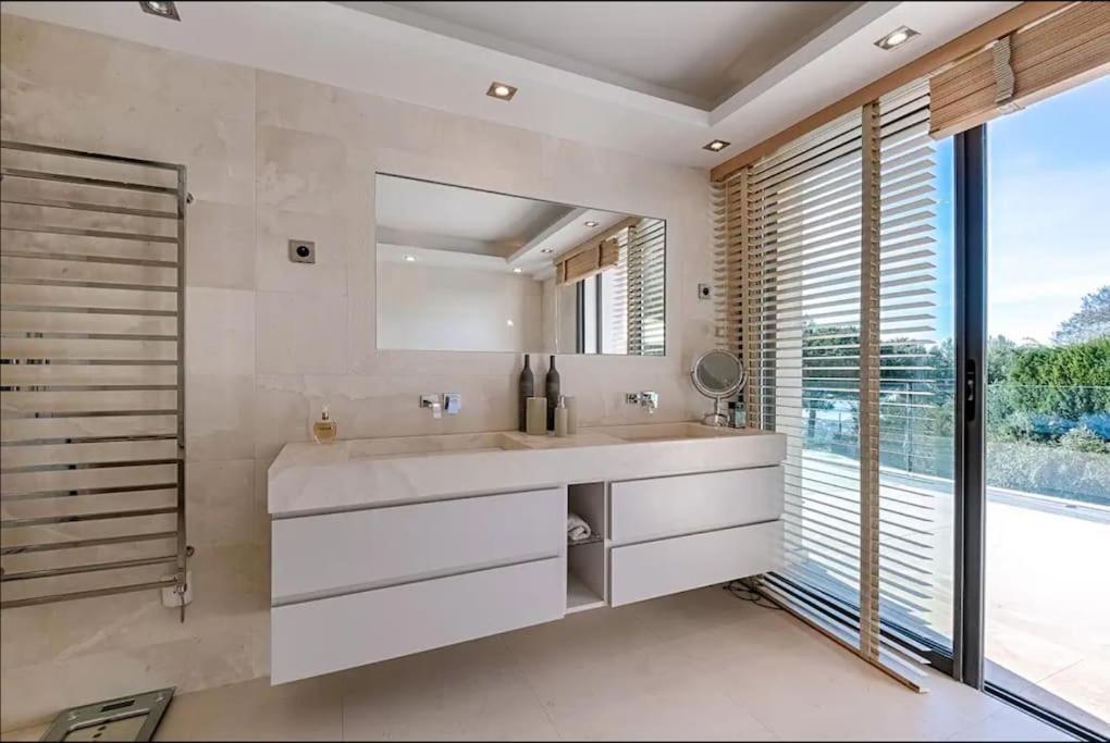 Villa Sunrise Contemporaine Sur Les Collines