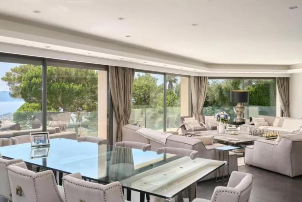 Sunrise Contemporaine Sur Les Collines