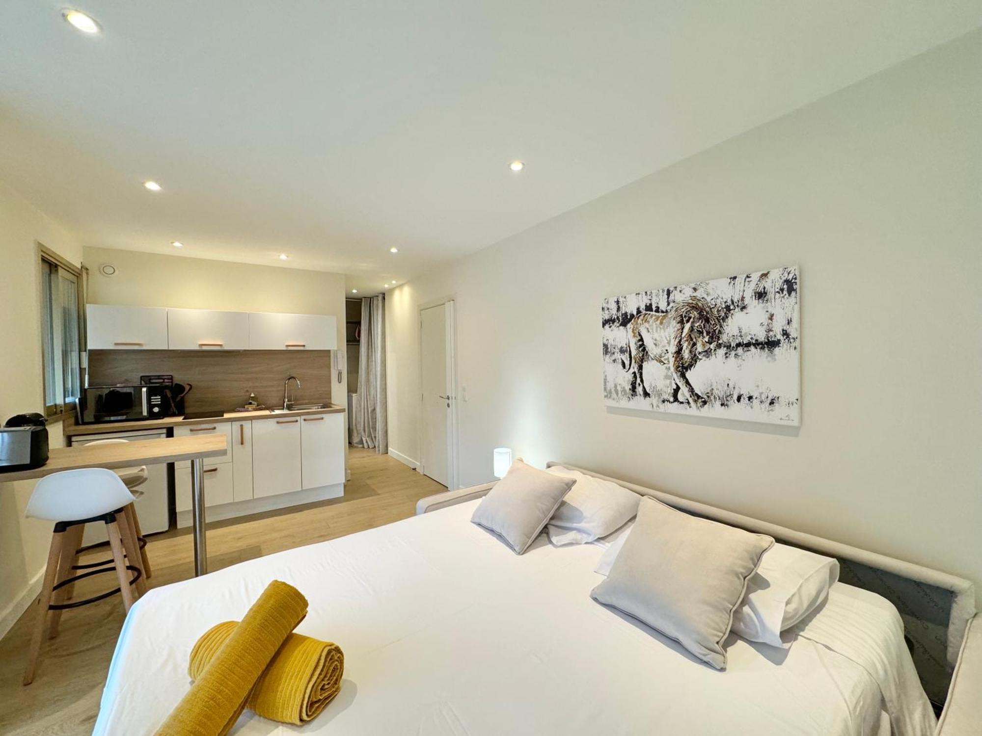 Apartment Le Palm Beach, Clim ,parking, Neuf Cannes