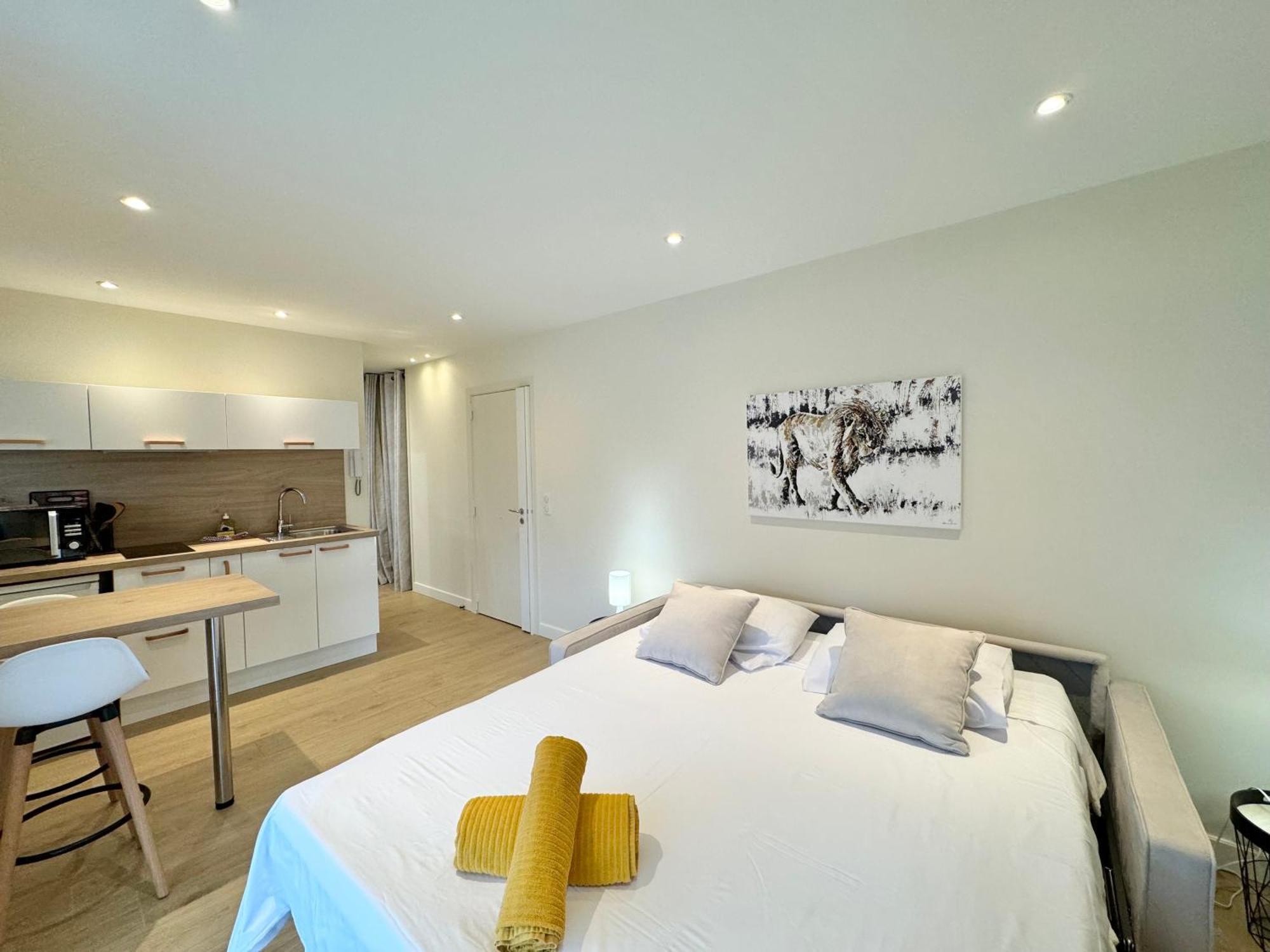 Le Palm Beach, Clim ,parking, Neuf Apartment *