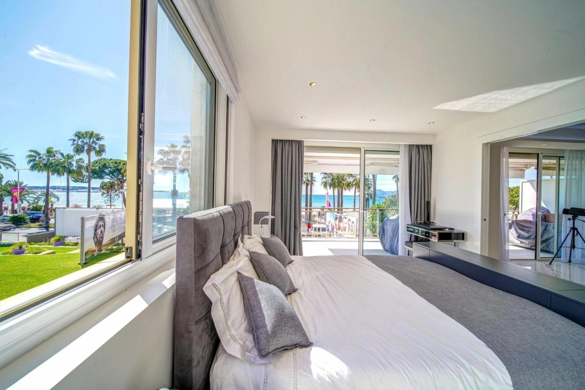 Ref 1337 - Croisette - Vue * Cannes