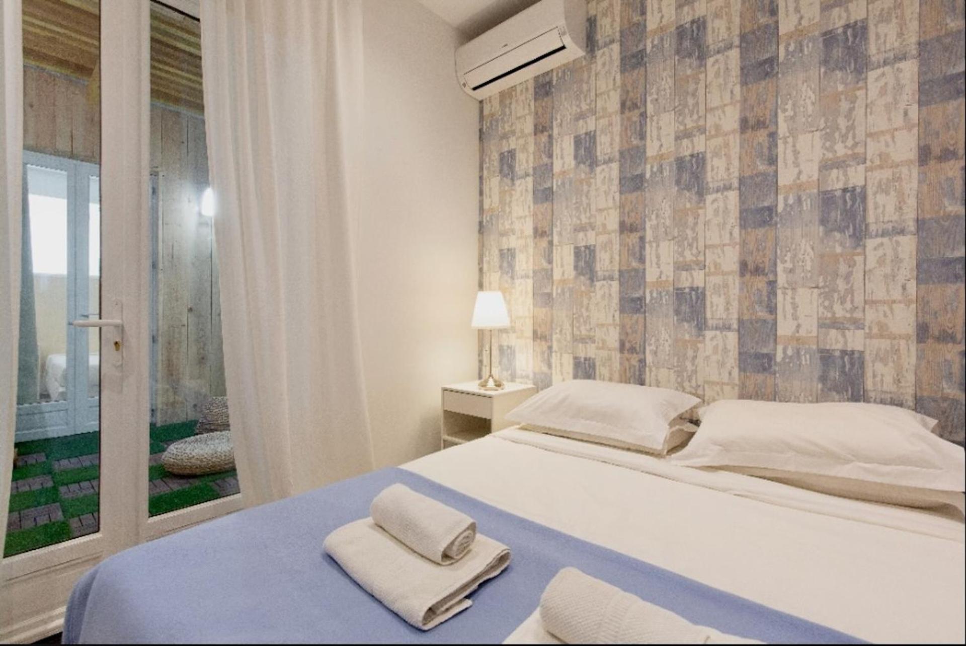 Apartment Hut * Oasis With Private Patio 10 Min To Palais & Beaches * Pet Friendly Cannes