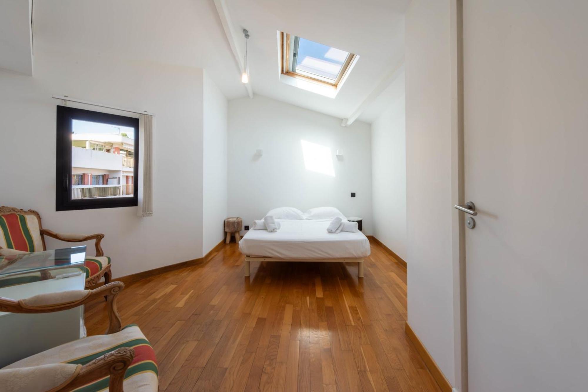 Duplex Walking From The