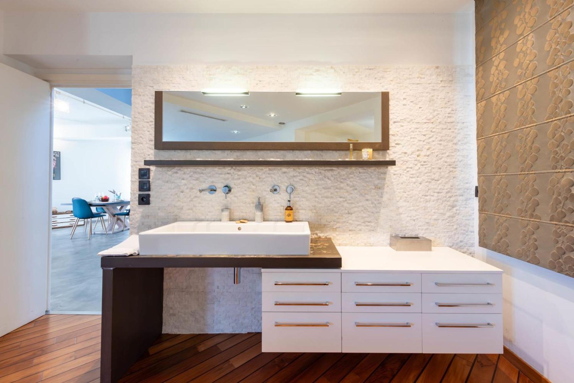 Apartment Duplex Walking From The