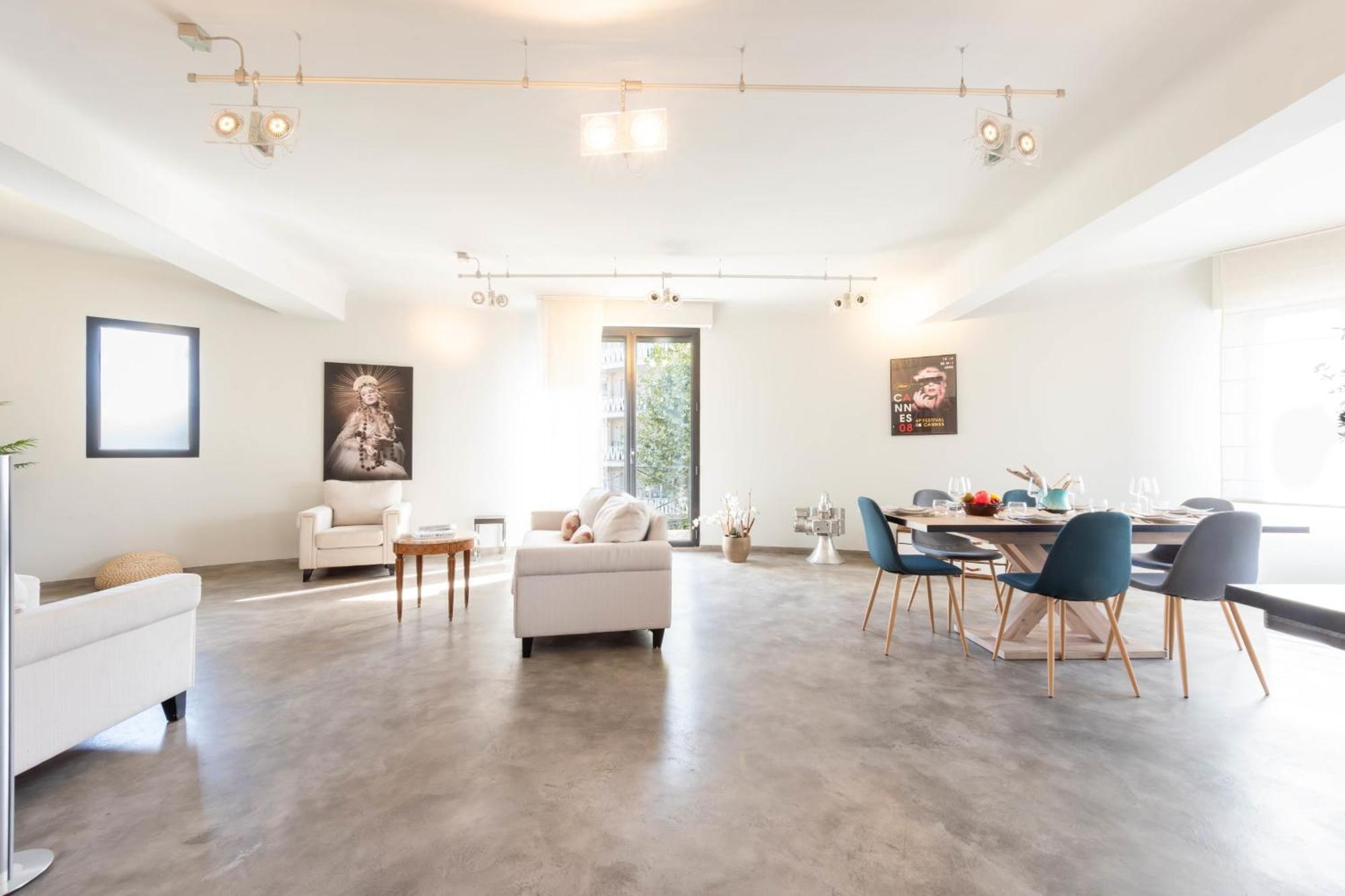 Apartment Duplex Walking From The *