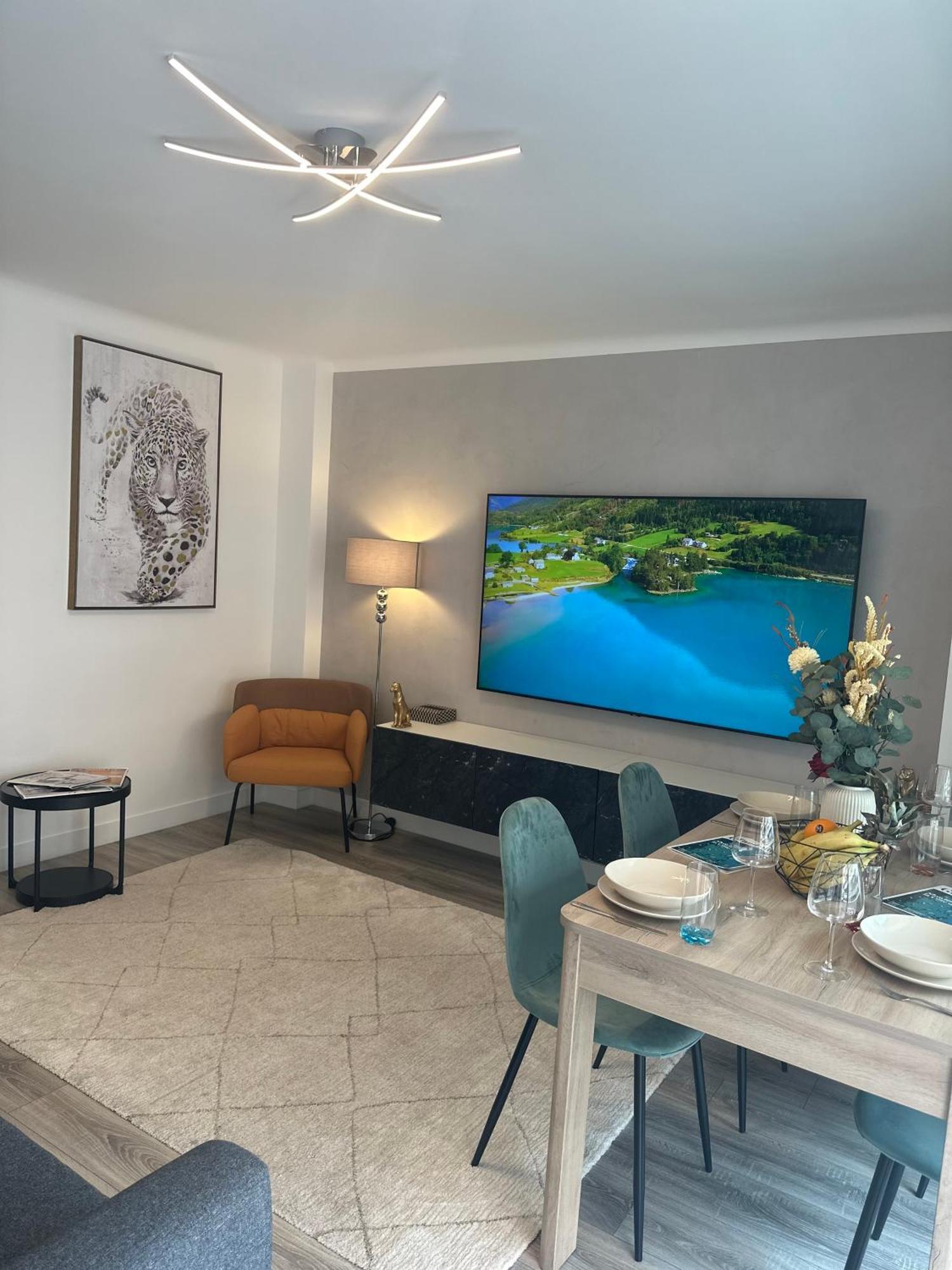 Apartment T3appartement De Luxe Croisette En Face De La Martinez 80m2 *