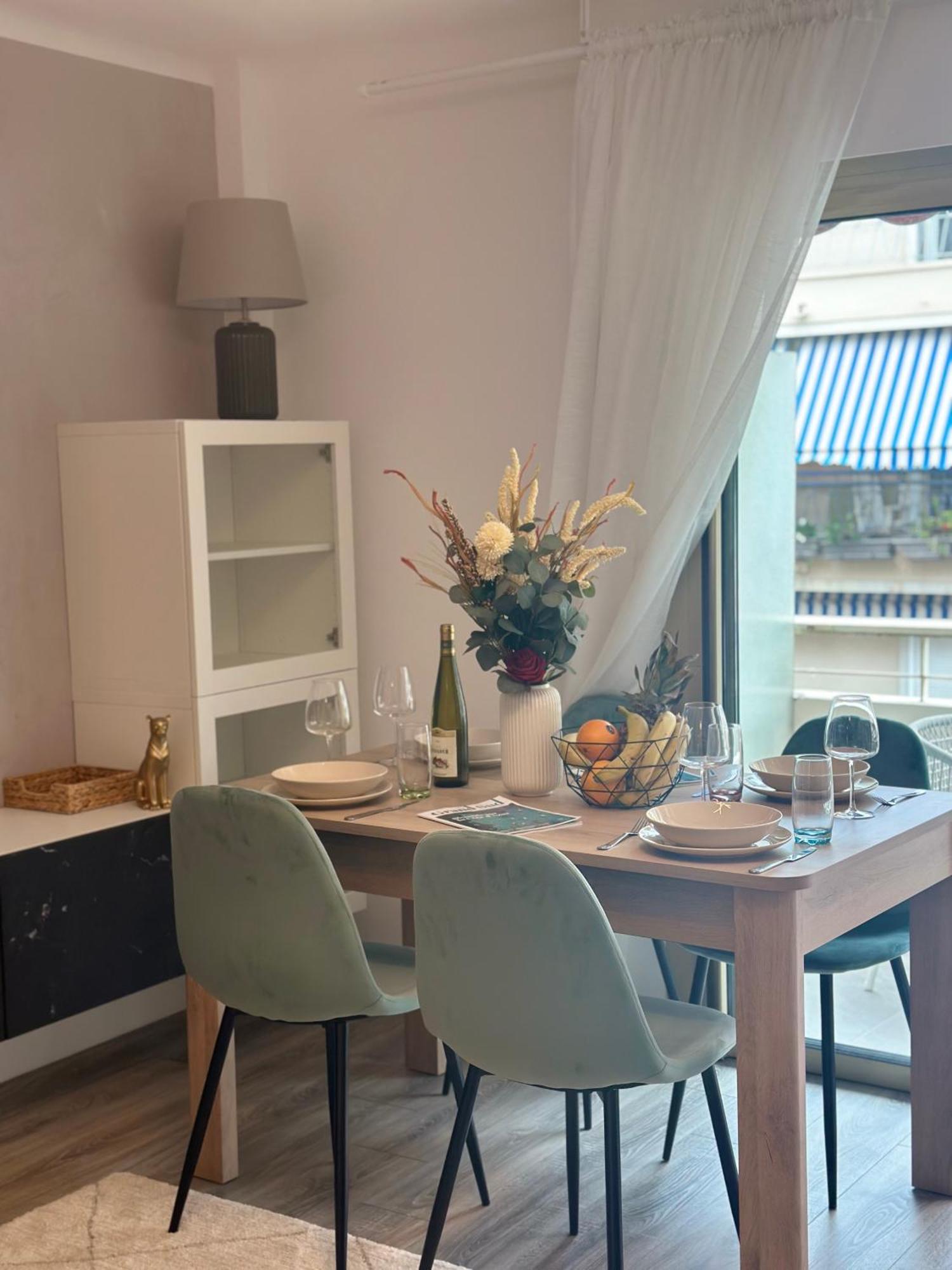 Apartment T3appartement De Luxe Croisette En Face De La Martinez 80m2
