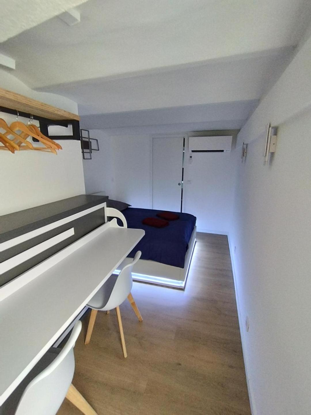 Apartment Ii *