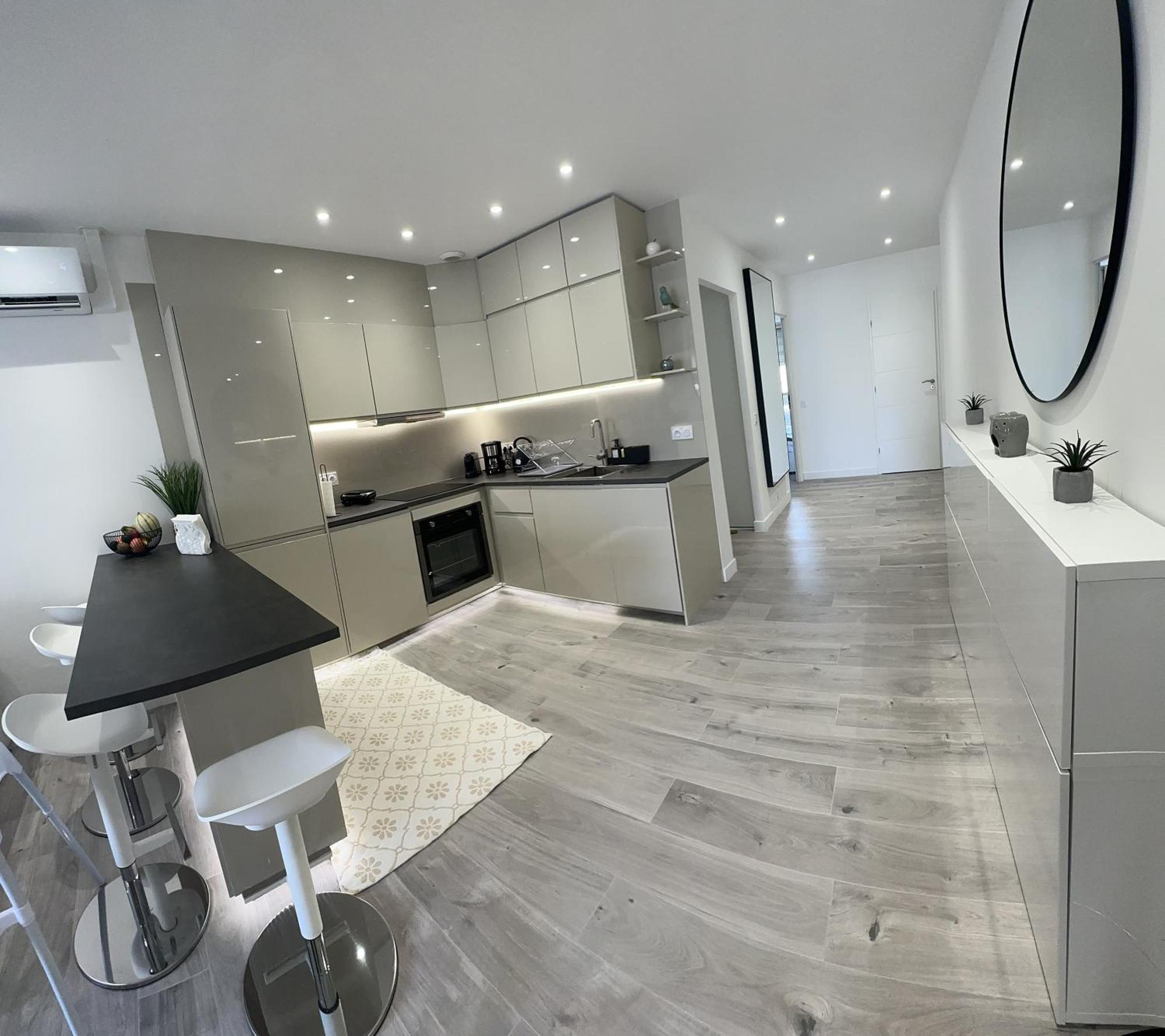 Luxueux 110m Colle Au Prestigieux Le Martinez Apartment