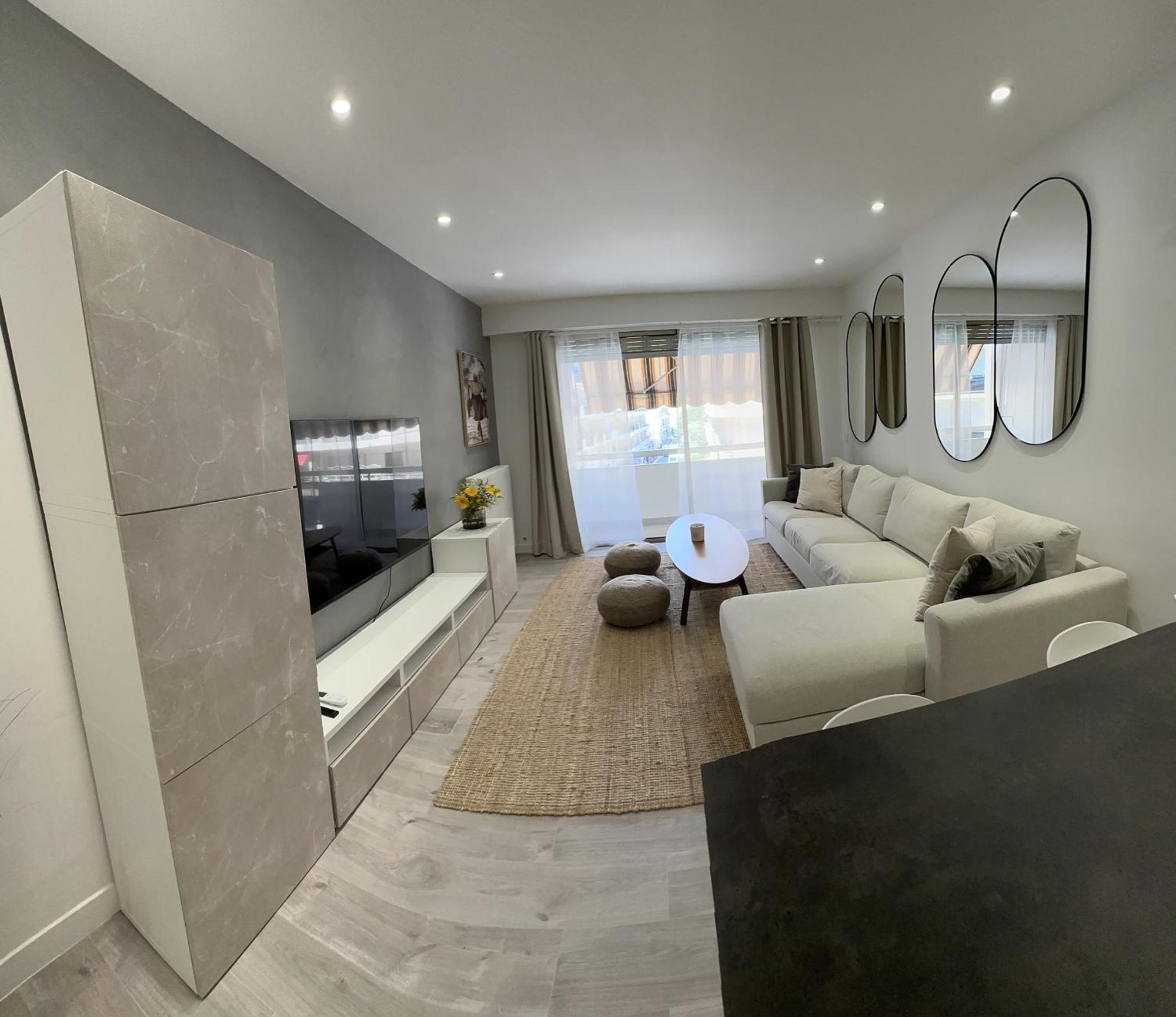 Luxueux 110m Colle Au Prestigieux Le Martinez Apartment