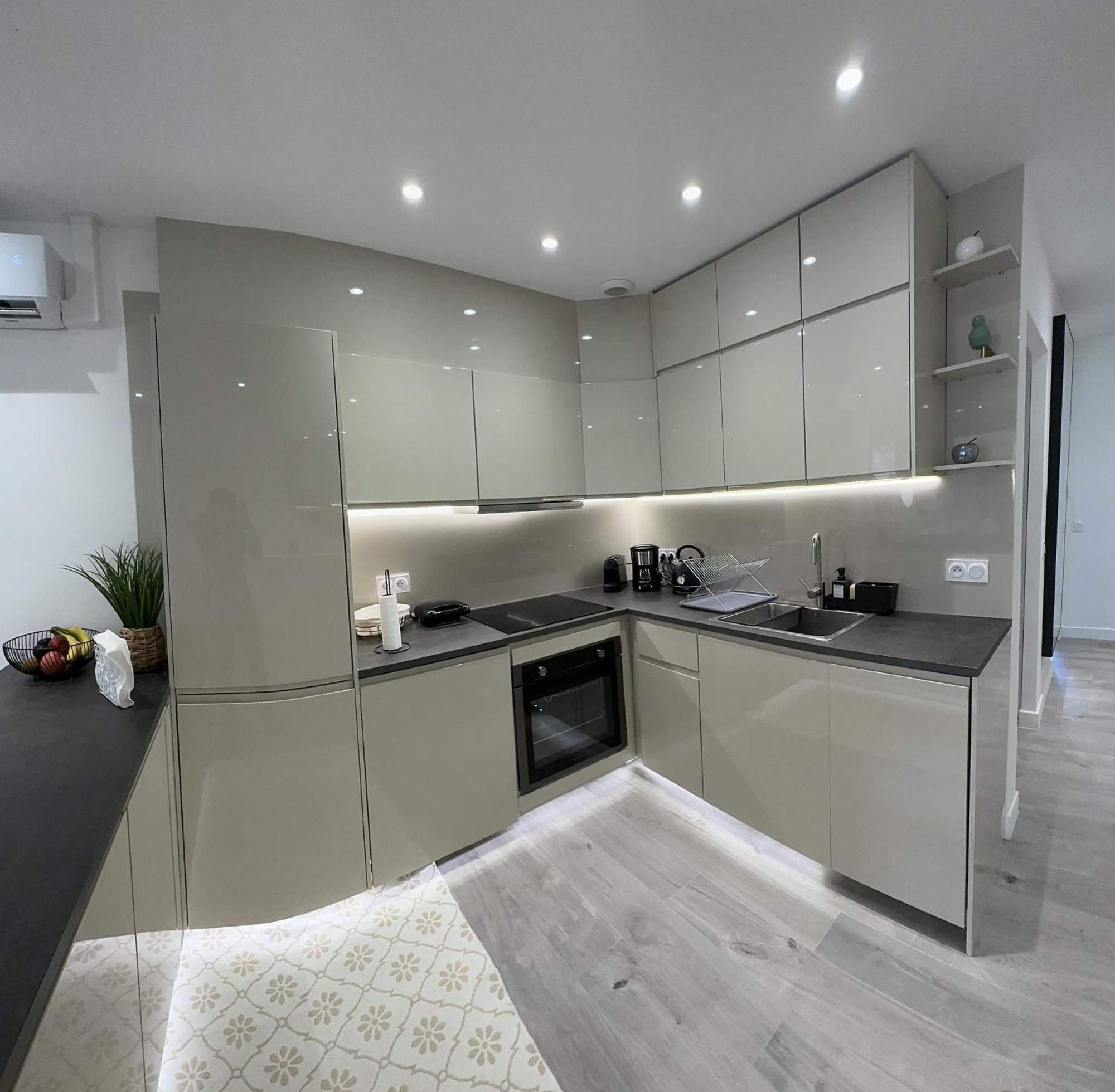 Luxueux 110m Colle Au Prestigieux Le Martinez Apartment *