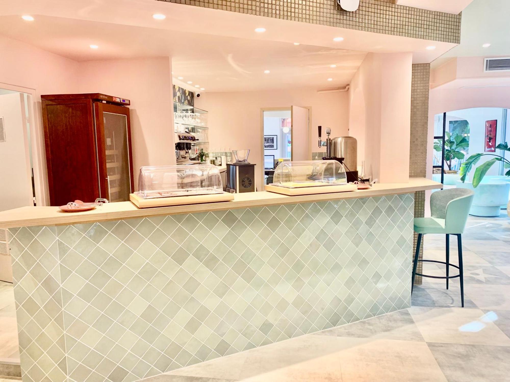 Hotel Kyriad - Mandelieu